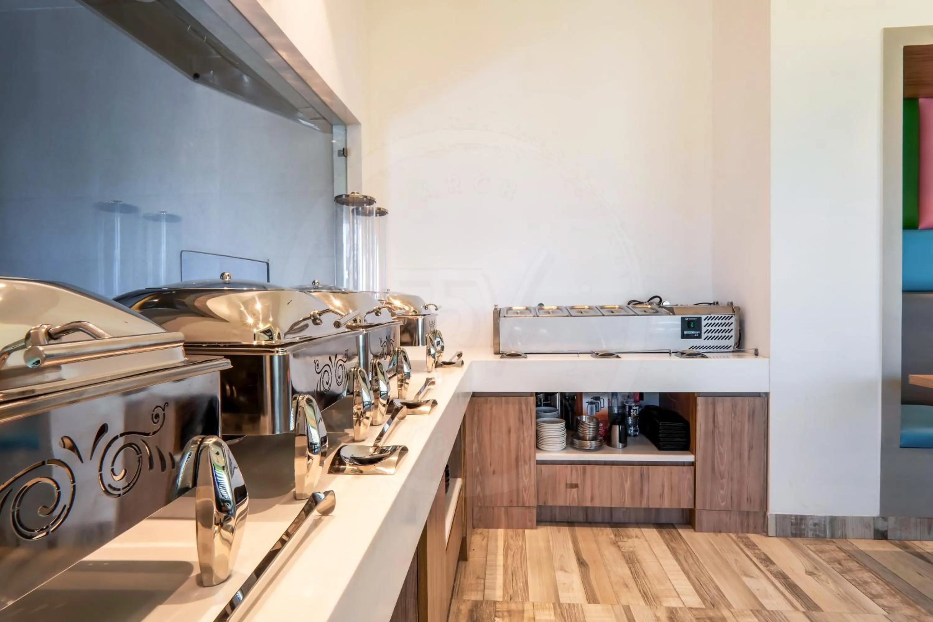 Buffet breakfast in Le Roi Dehradun at Dehradun Railway Station