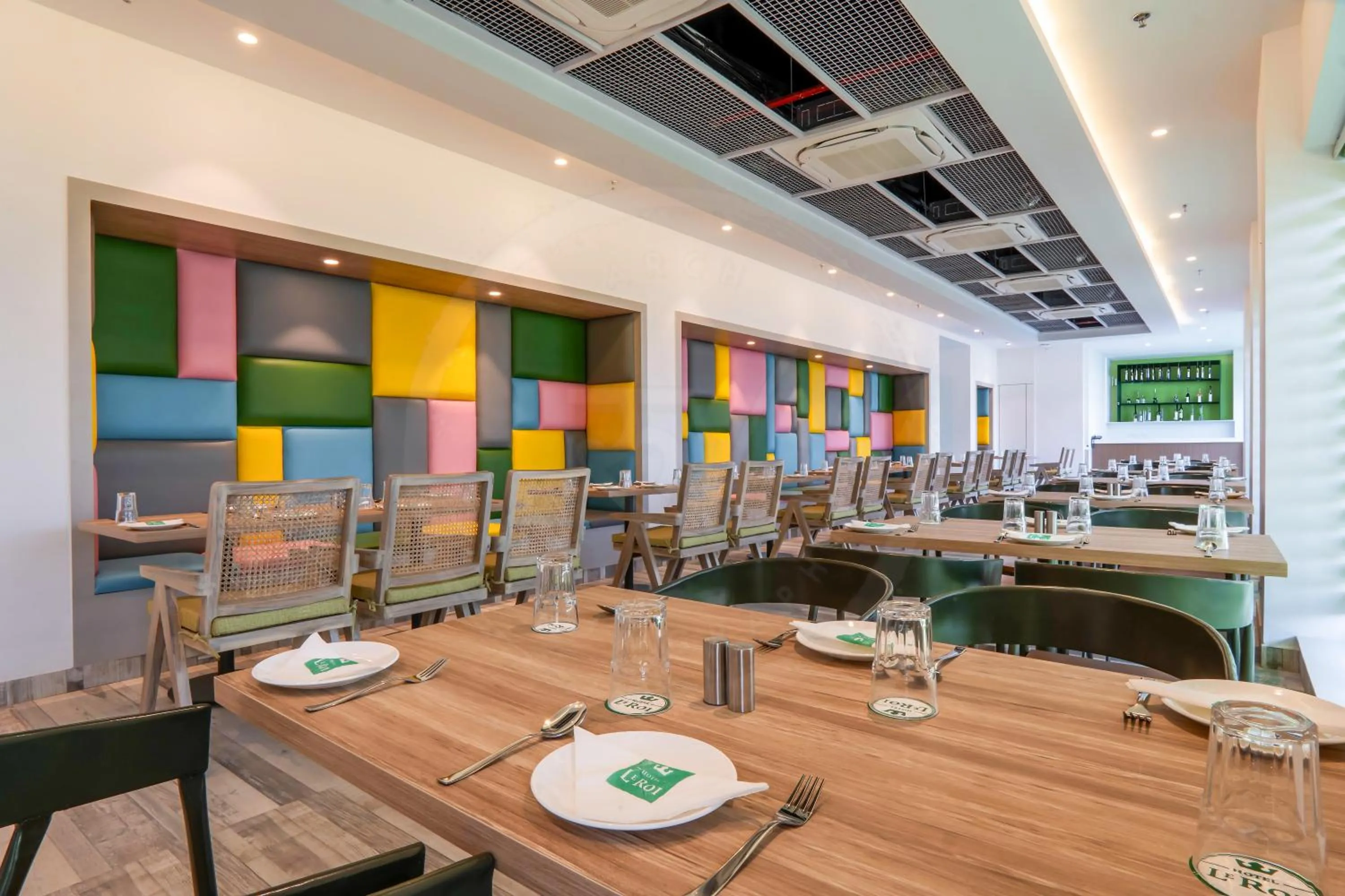 Restaurant/places to eat in Le Roi Dehradun at Dehradun Railway Station