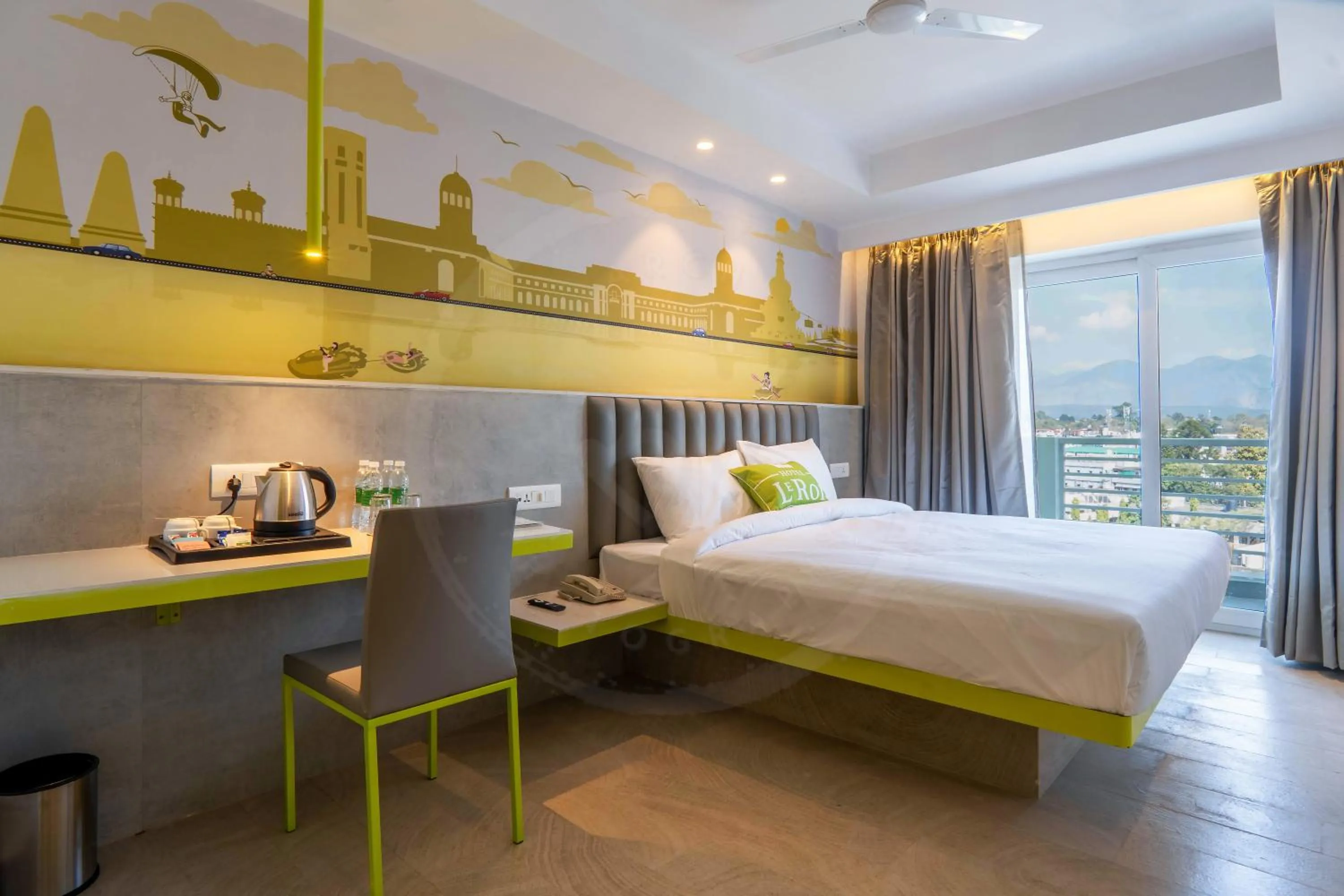 Bedroom, Bed in Le Roi Dehradun at Dehradun Railway Station