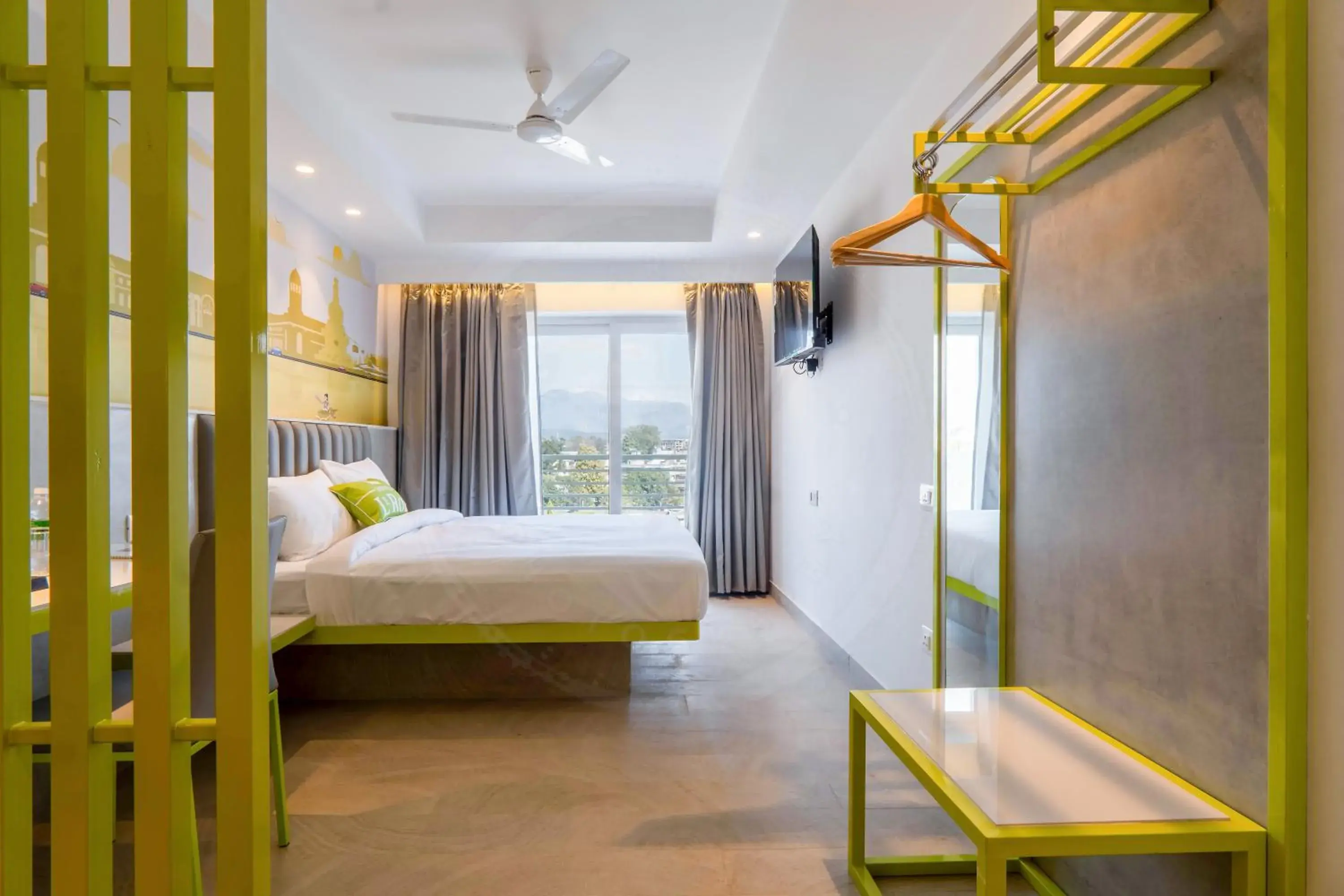 Corporate Room in Le Roi Dehradun at Dehradun Railway Station Corporate Room in Le Roi Dehradun at Dehradun Railway Station