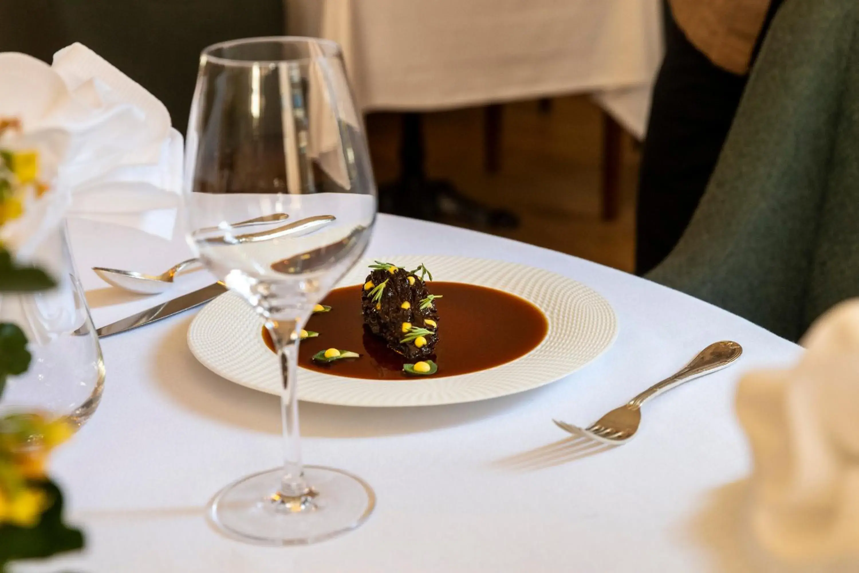 Restaurant/places to eat in Hôtel de la Poste à Avallon, Bourgogne Restaurant/places to eat in Hôtel de la Poste à Avallon, Bourgogne