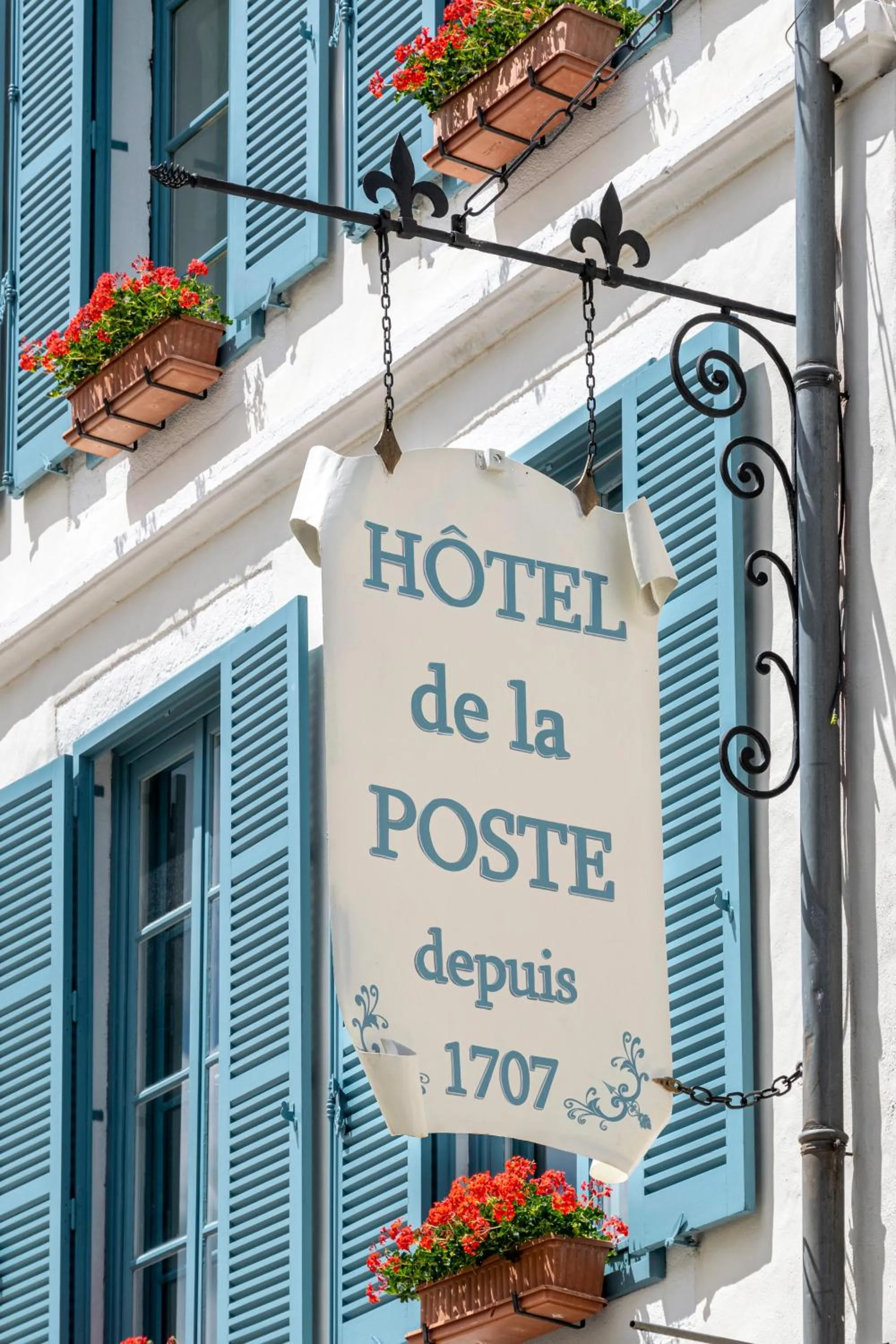 Property logo or sign in Hôtel de la Poste à Avallon, Bourgogne