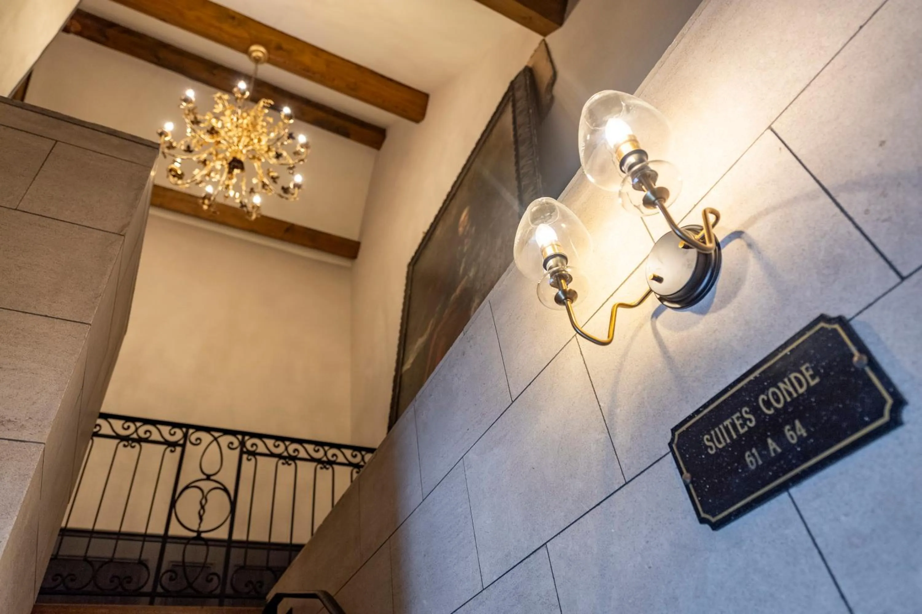 Decorative detail in Hôtel de la Poste à Avallon, Bourgogne