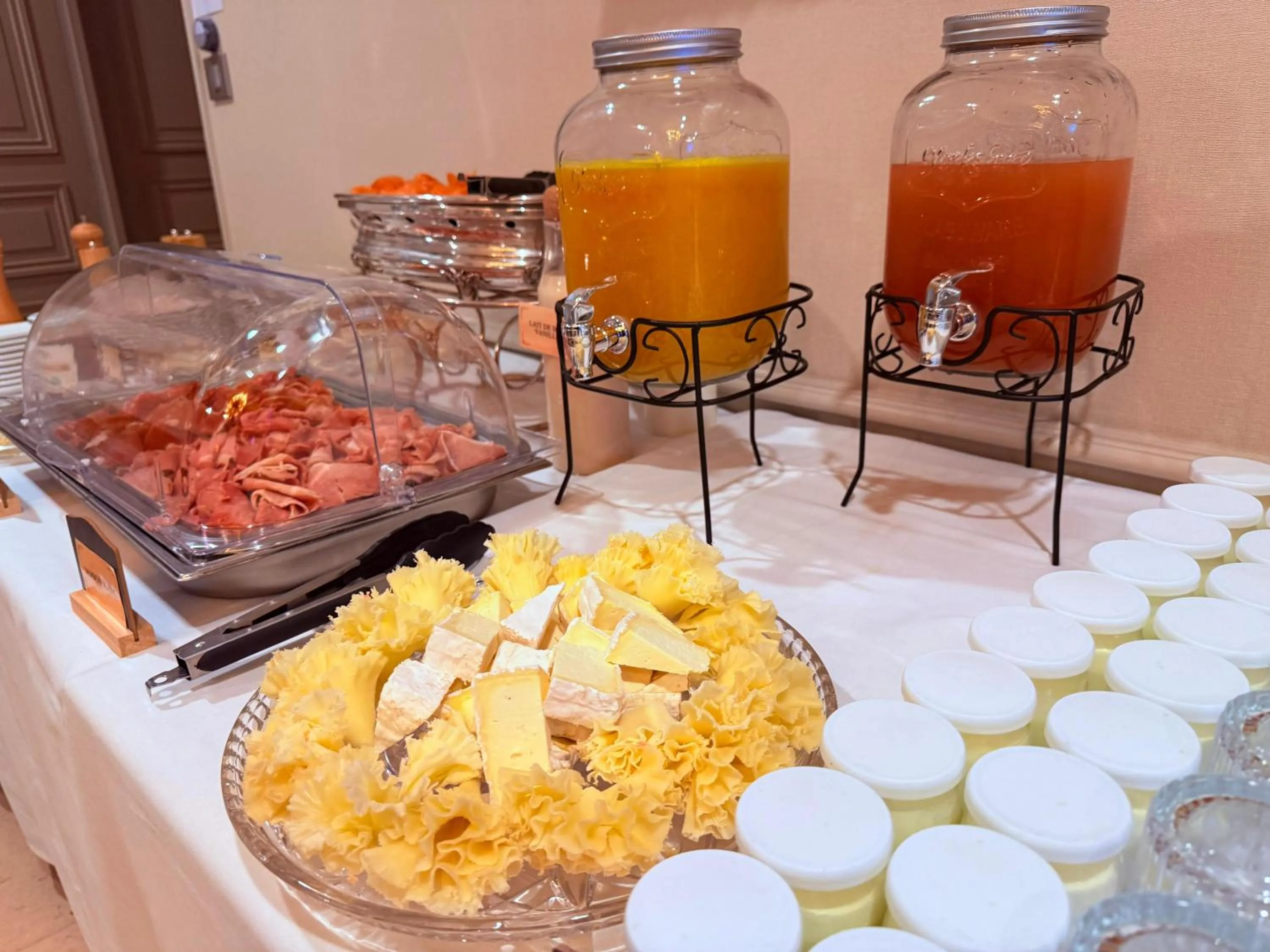 Breakfast in Hôtel de la Poste à Avallon, Bourgogne