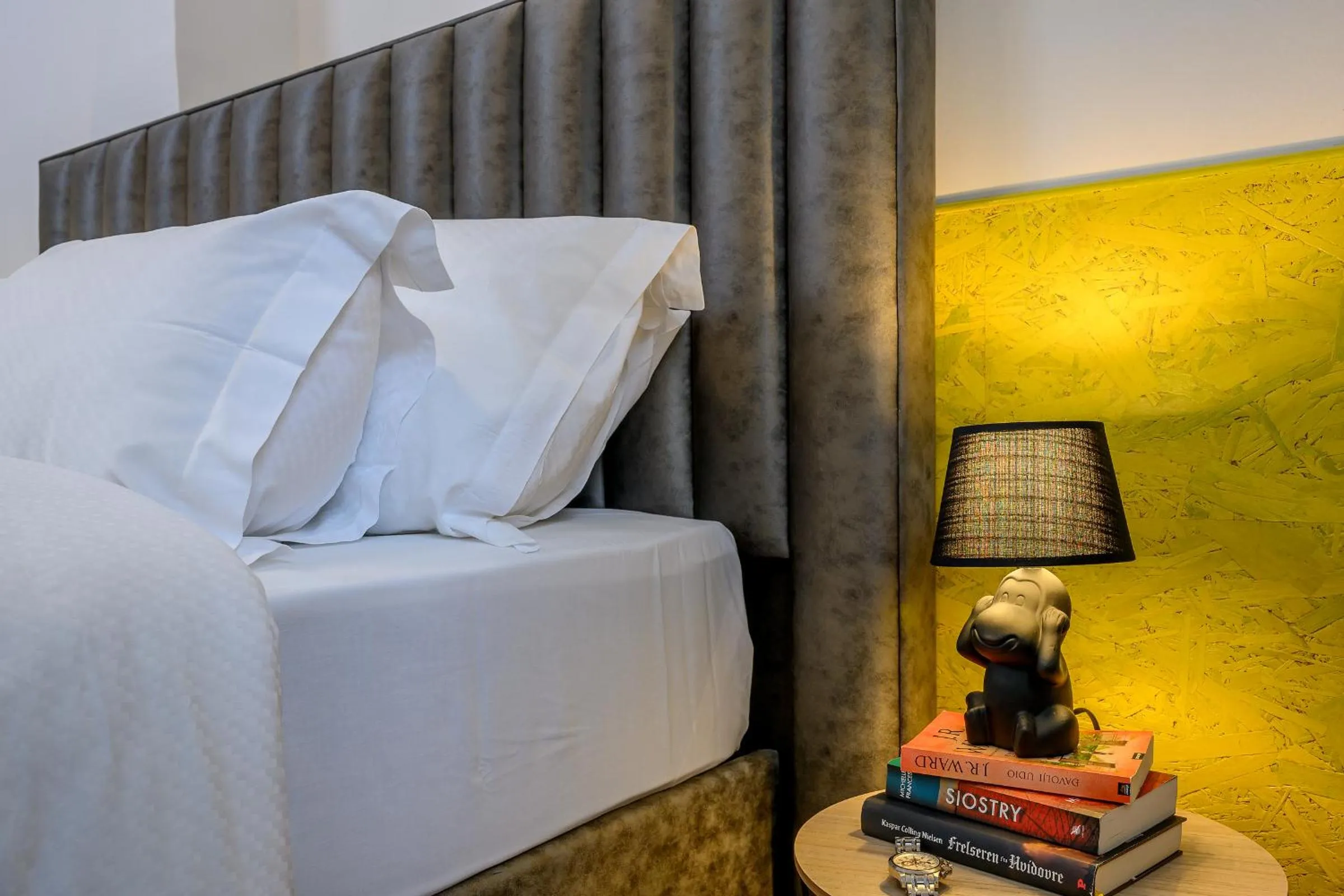 Bed in Yellow house with private parking