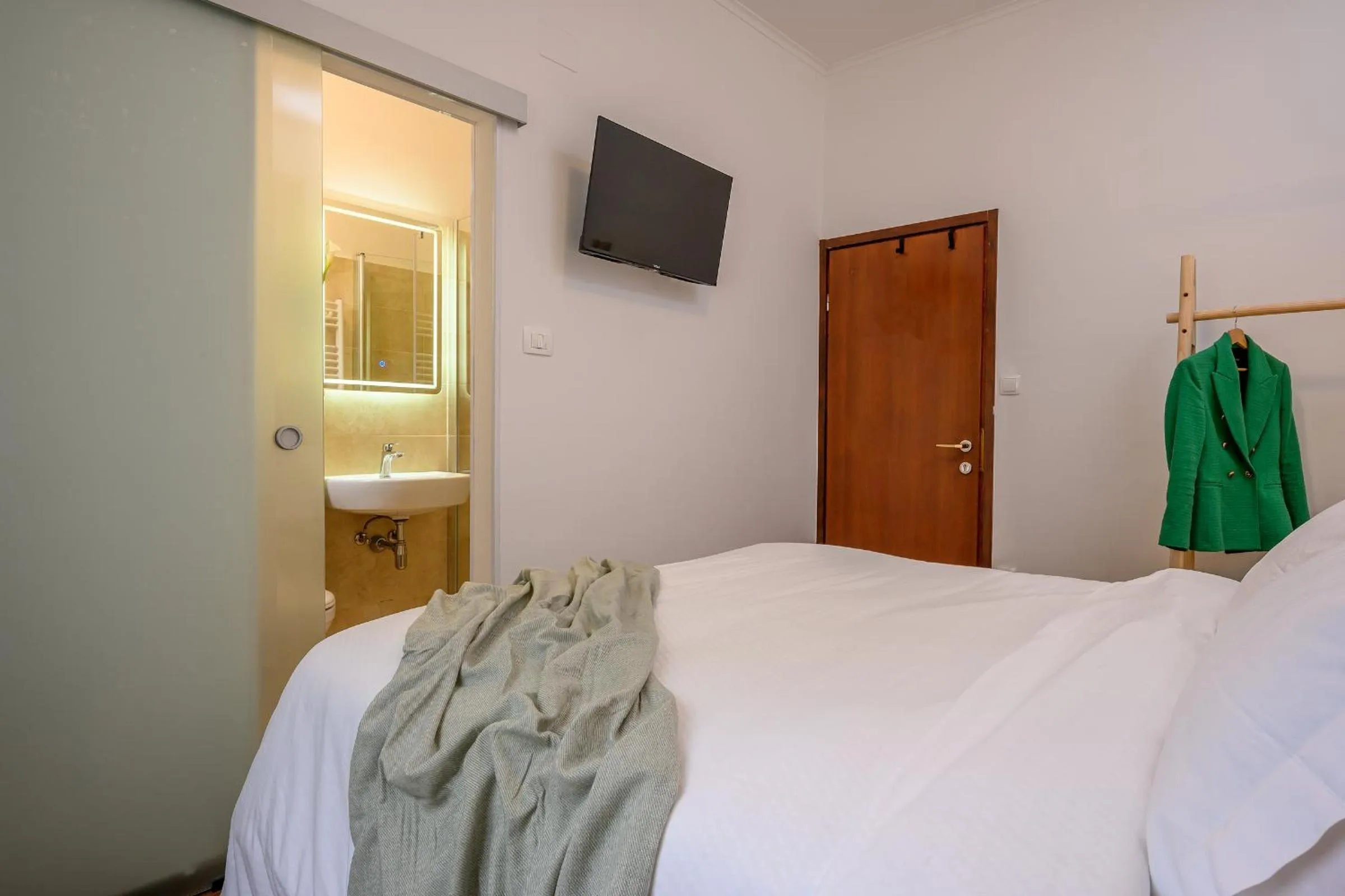 Bed in Yellow house with private parking