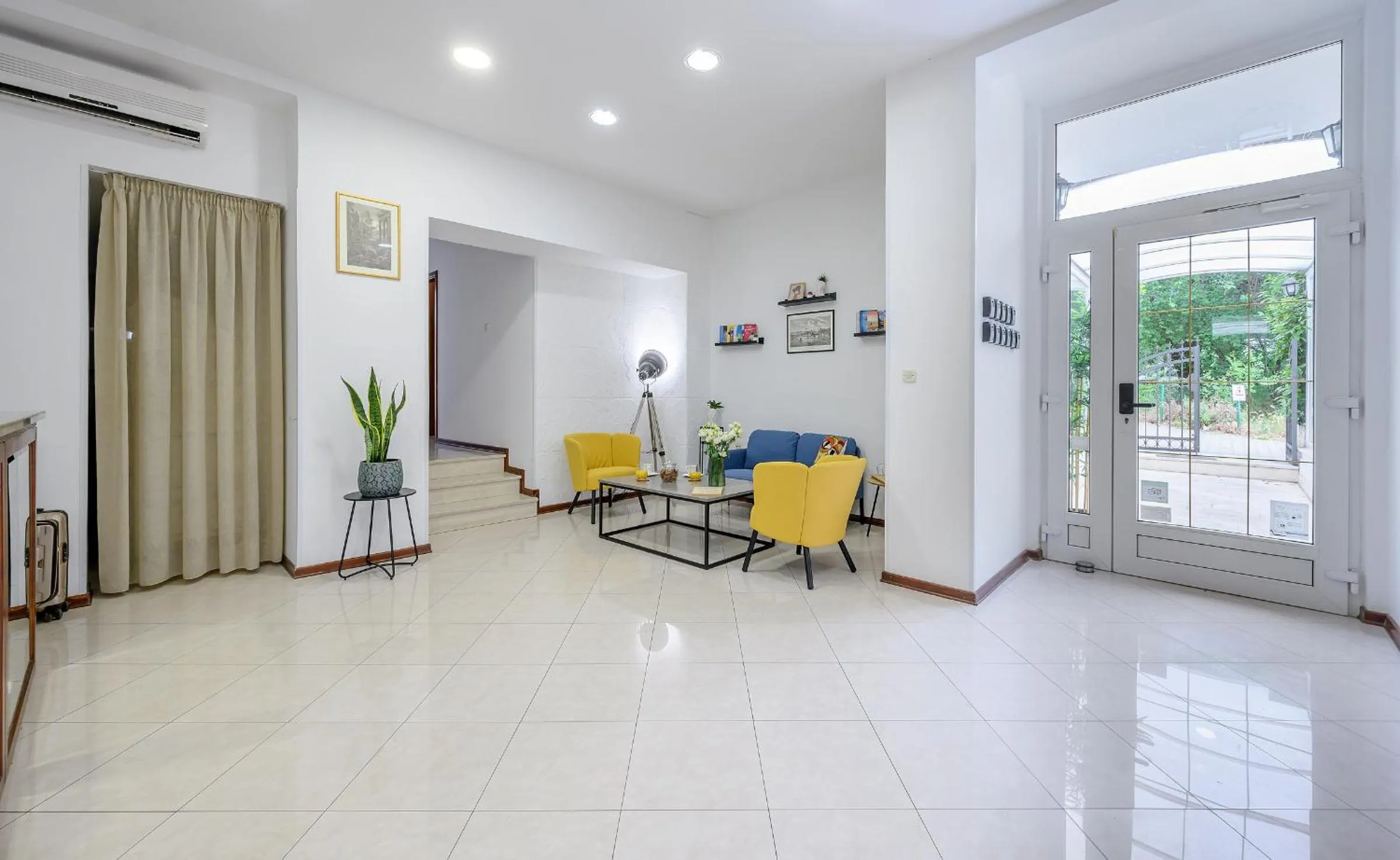 Yellow house with private parking