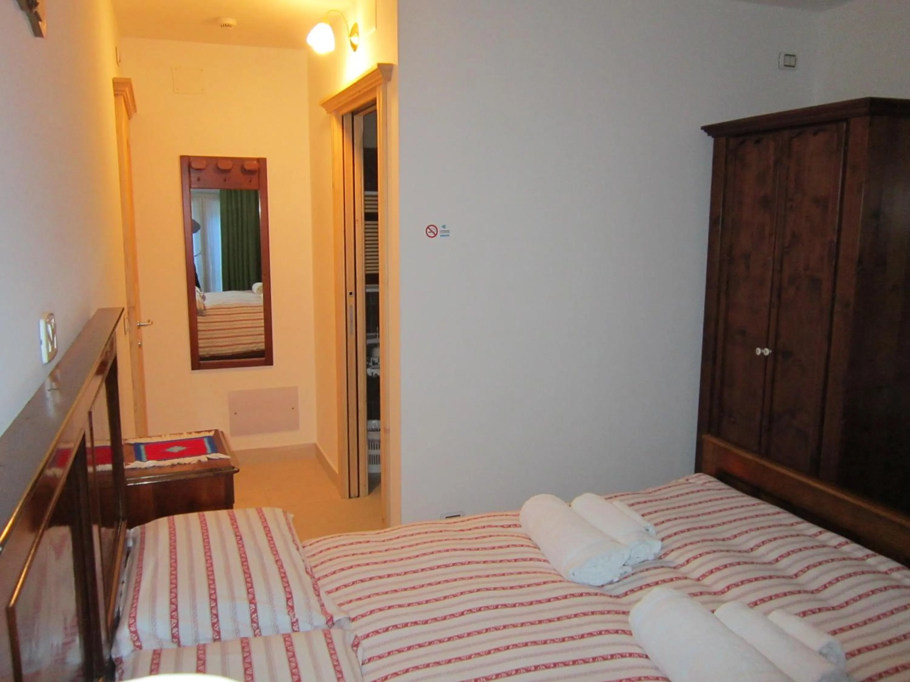 Photo of the whole room, Bed in R&B La Gerla Blu