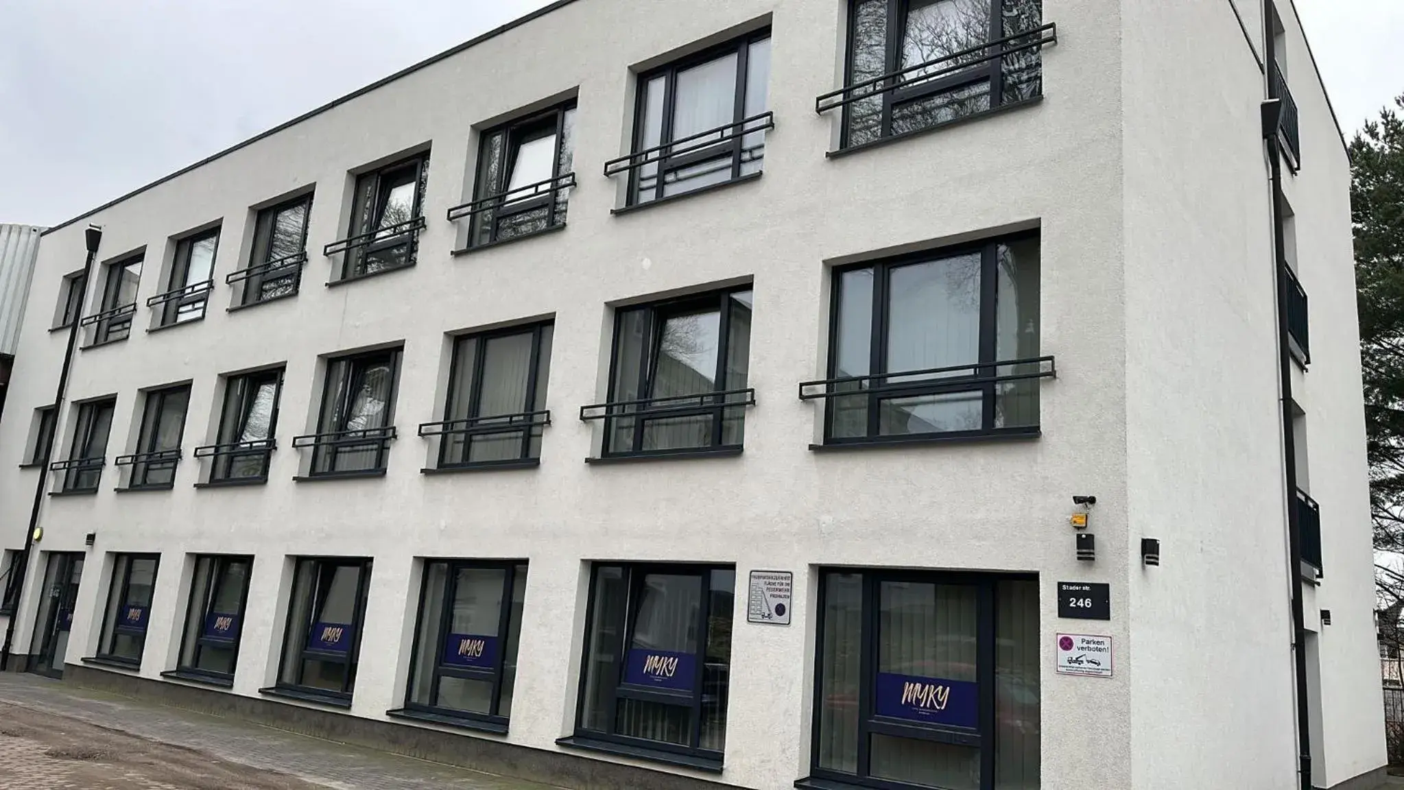 Double Room in MYKY Aparthotel Harburg - Free Parking Double Room in MYKY Aparthotel Harburg - Free Parking