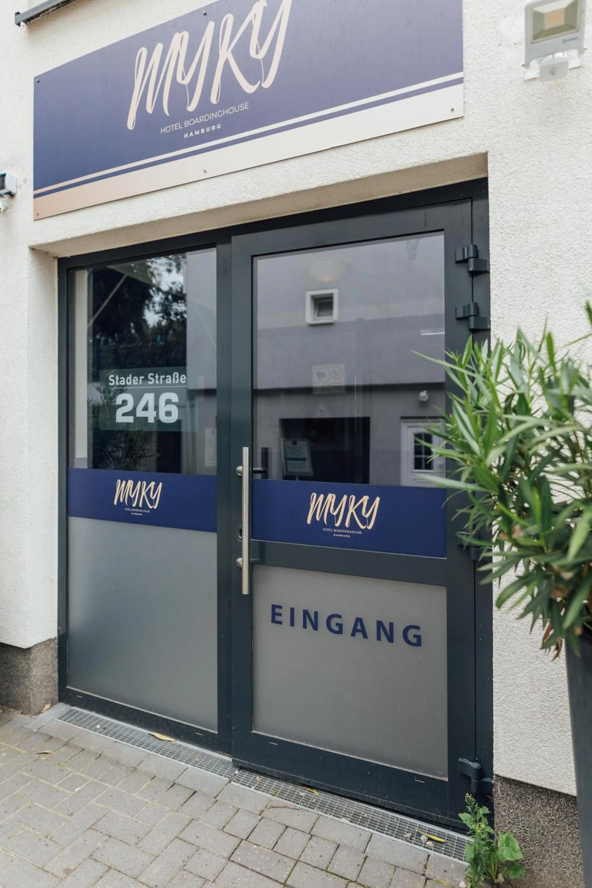 Facade/entrance in MYKY Aparthotel Harburg - Free Parking
