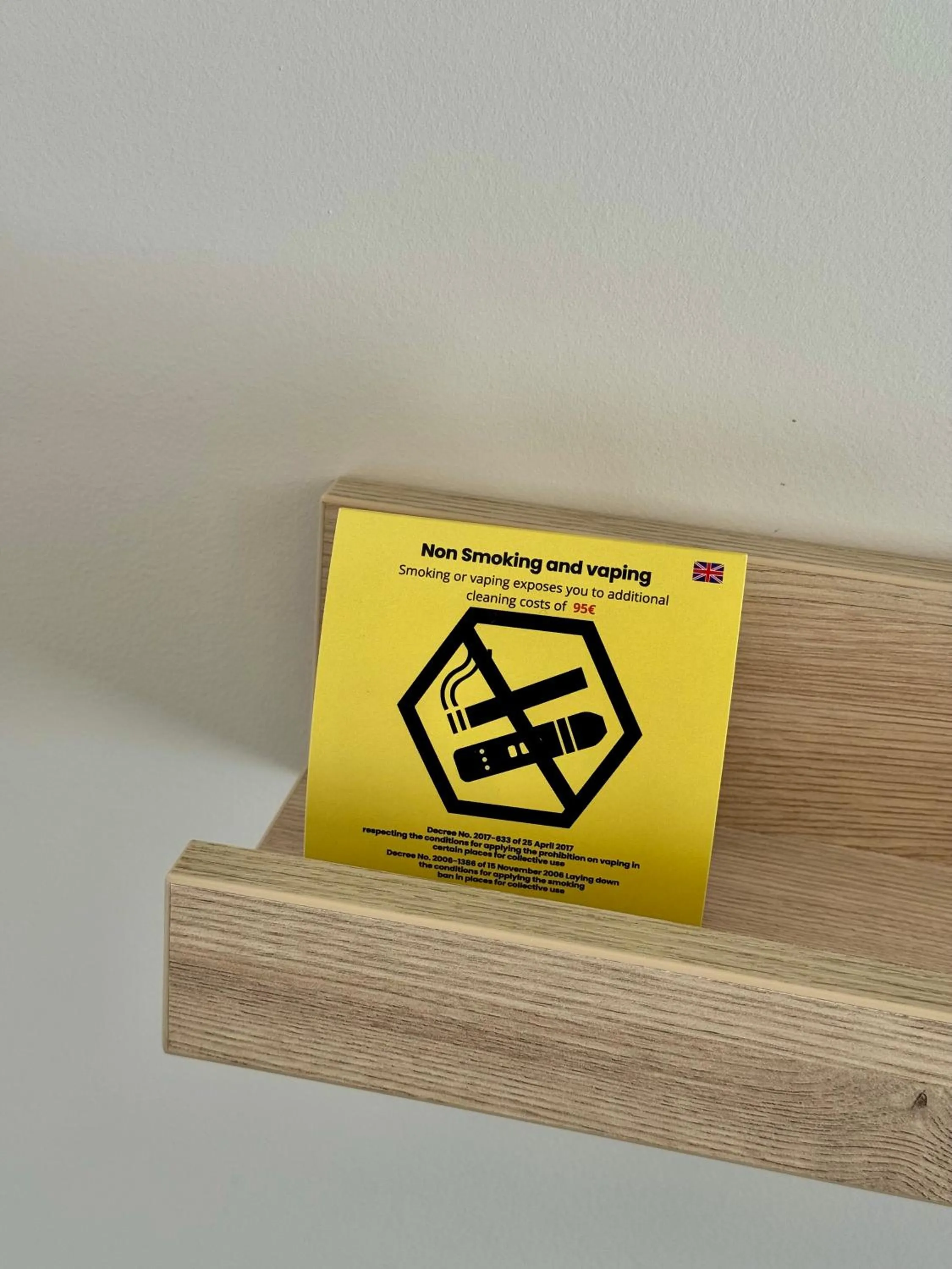 Decorative detail in Beelodge Hotel Blois Centre