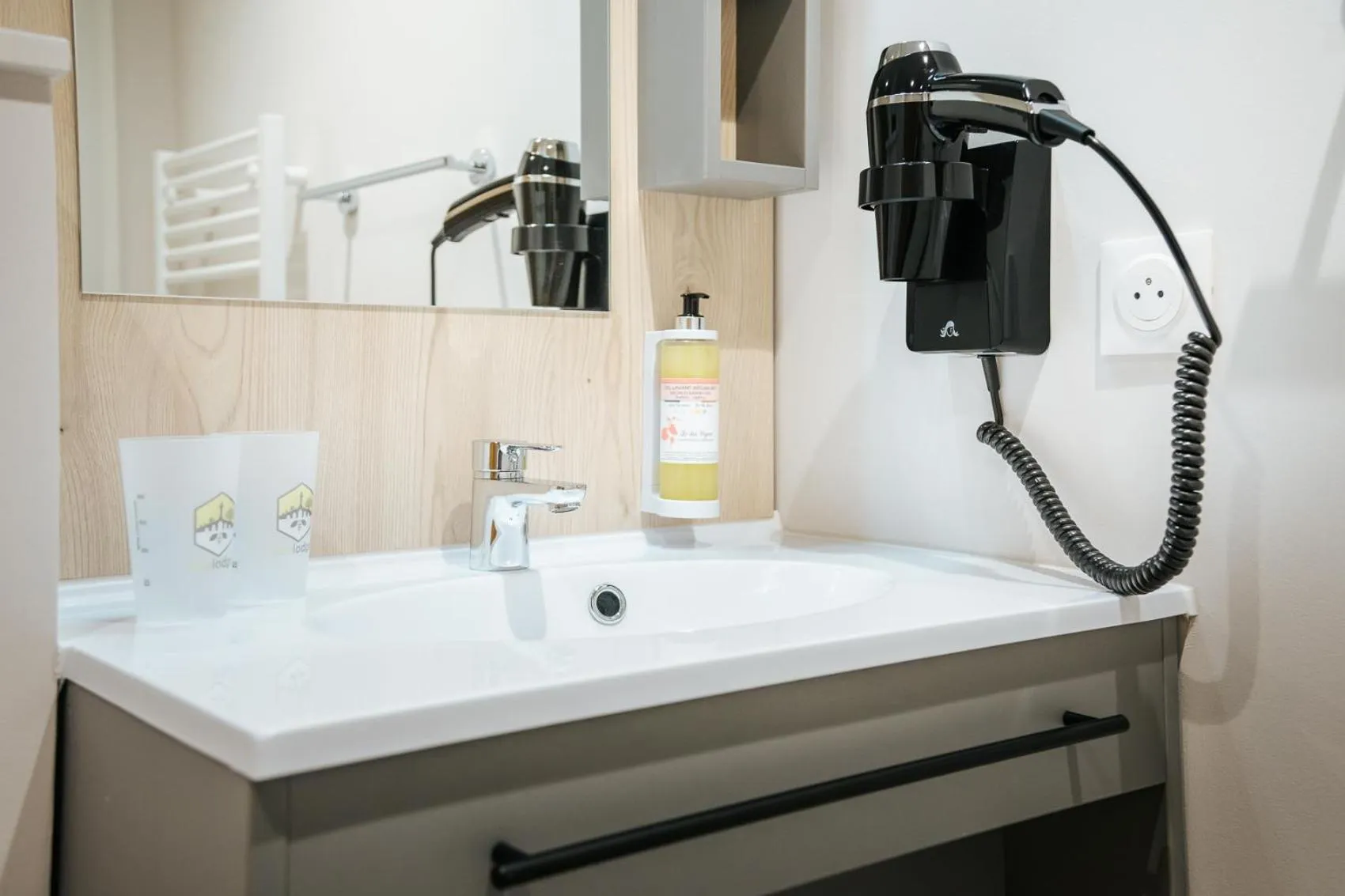 Bathroom in Beelodge Hotel Blois Centre