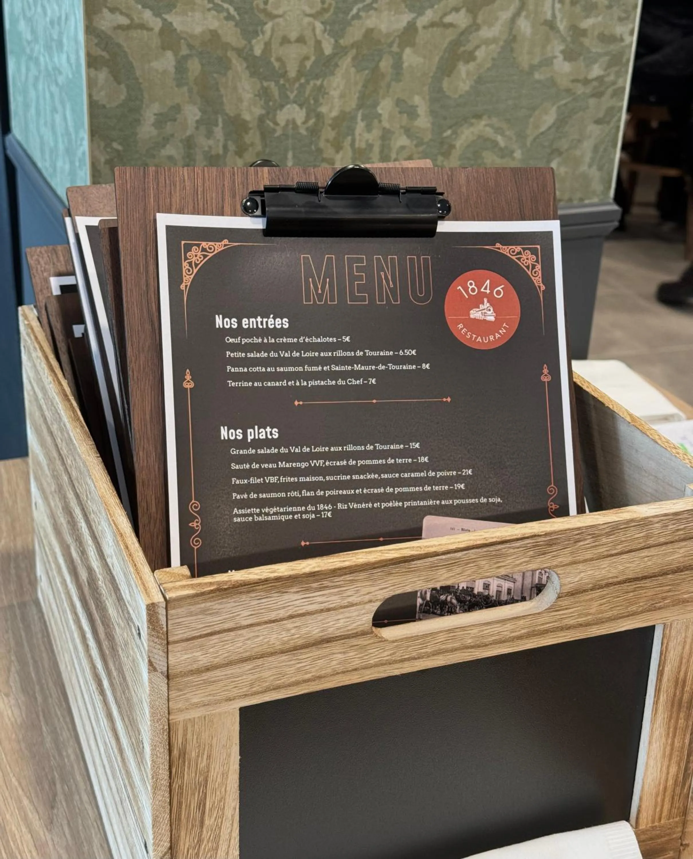 Restaurant/places to eat in Beelodge Hotel Blois Centre