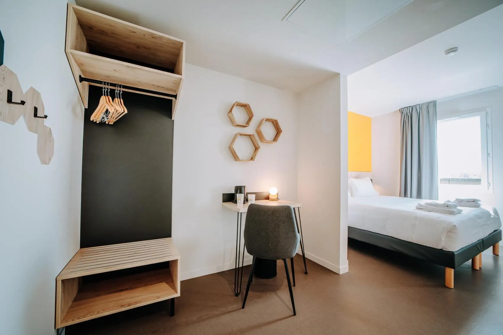 Bedroom, Bed in Beelodge Hotel Blois Centre