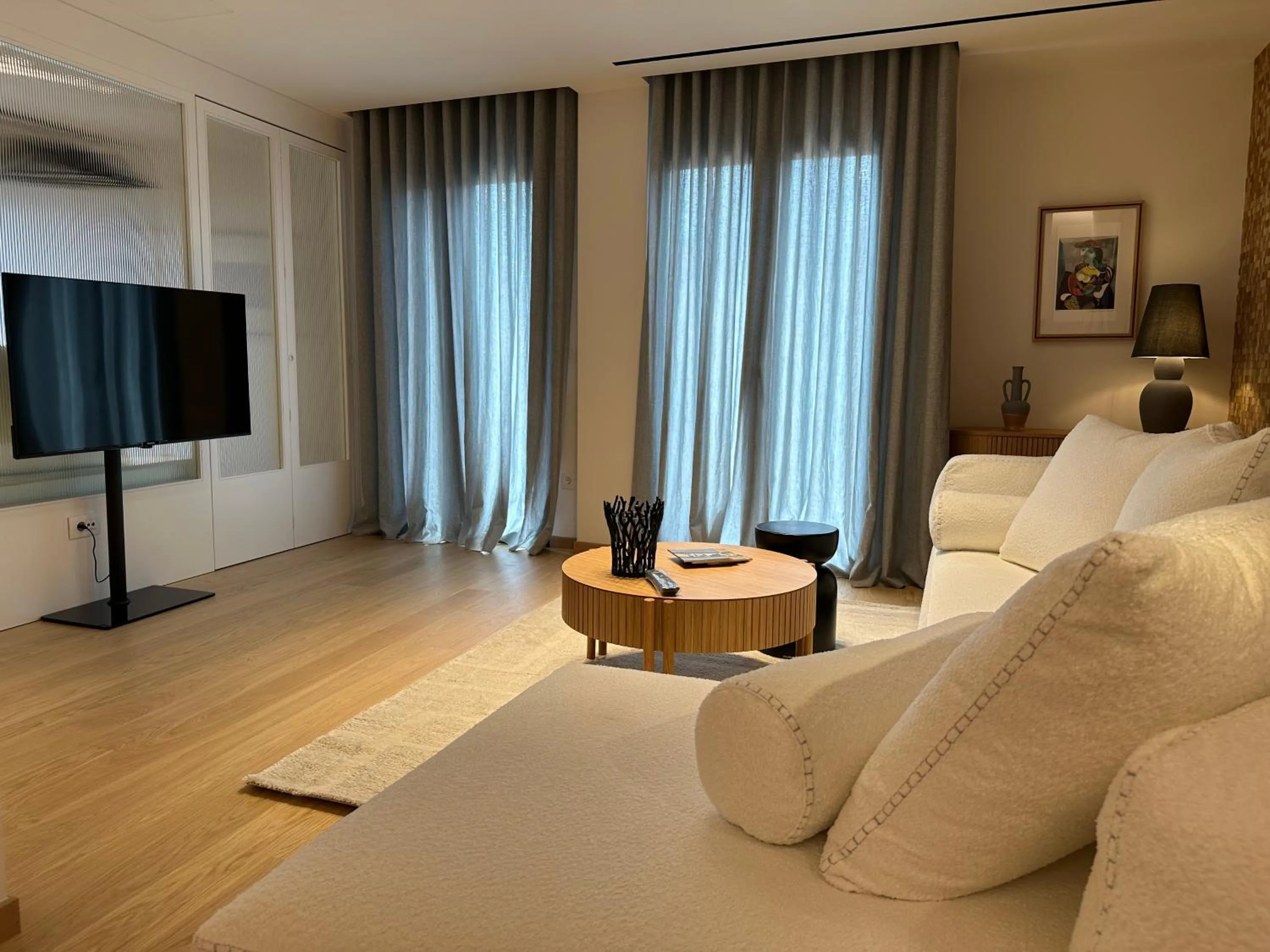 TV and multimedia in AIONION RESIDENCES by K&K