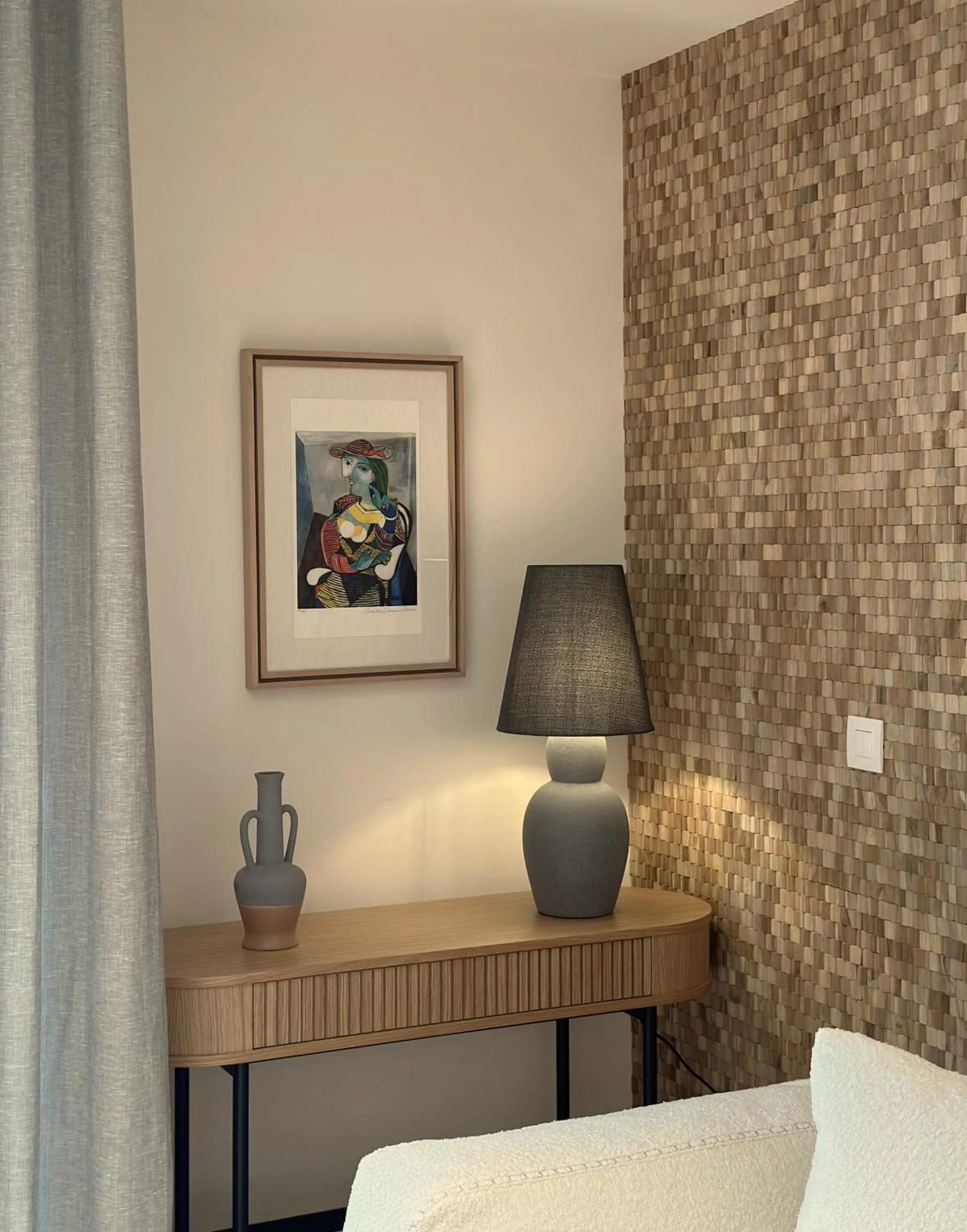 Living room, Bed in AIONION RESIDENCES by K&K