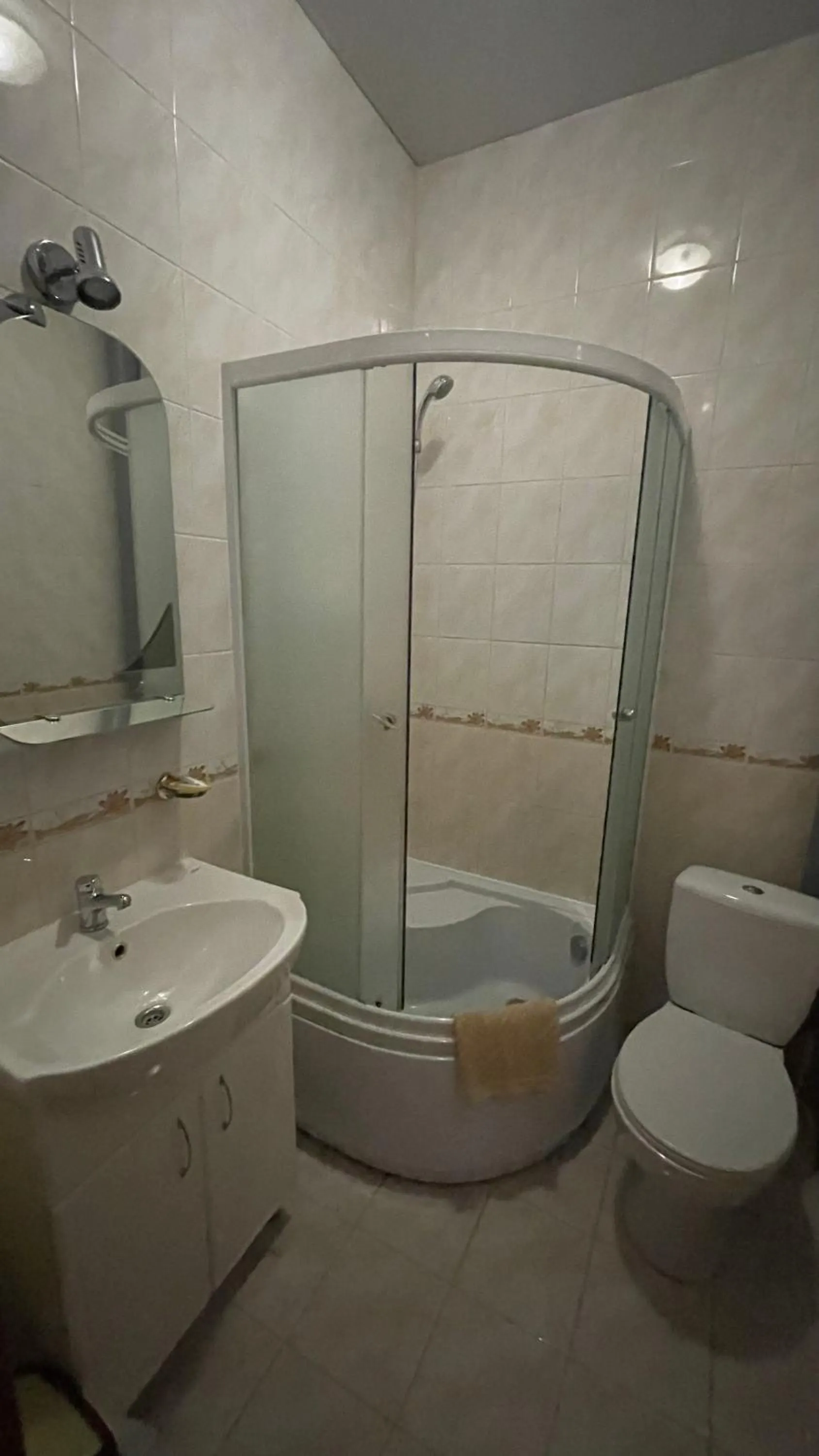Bathroom in Yunist