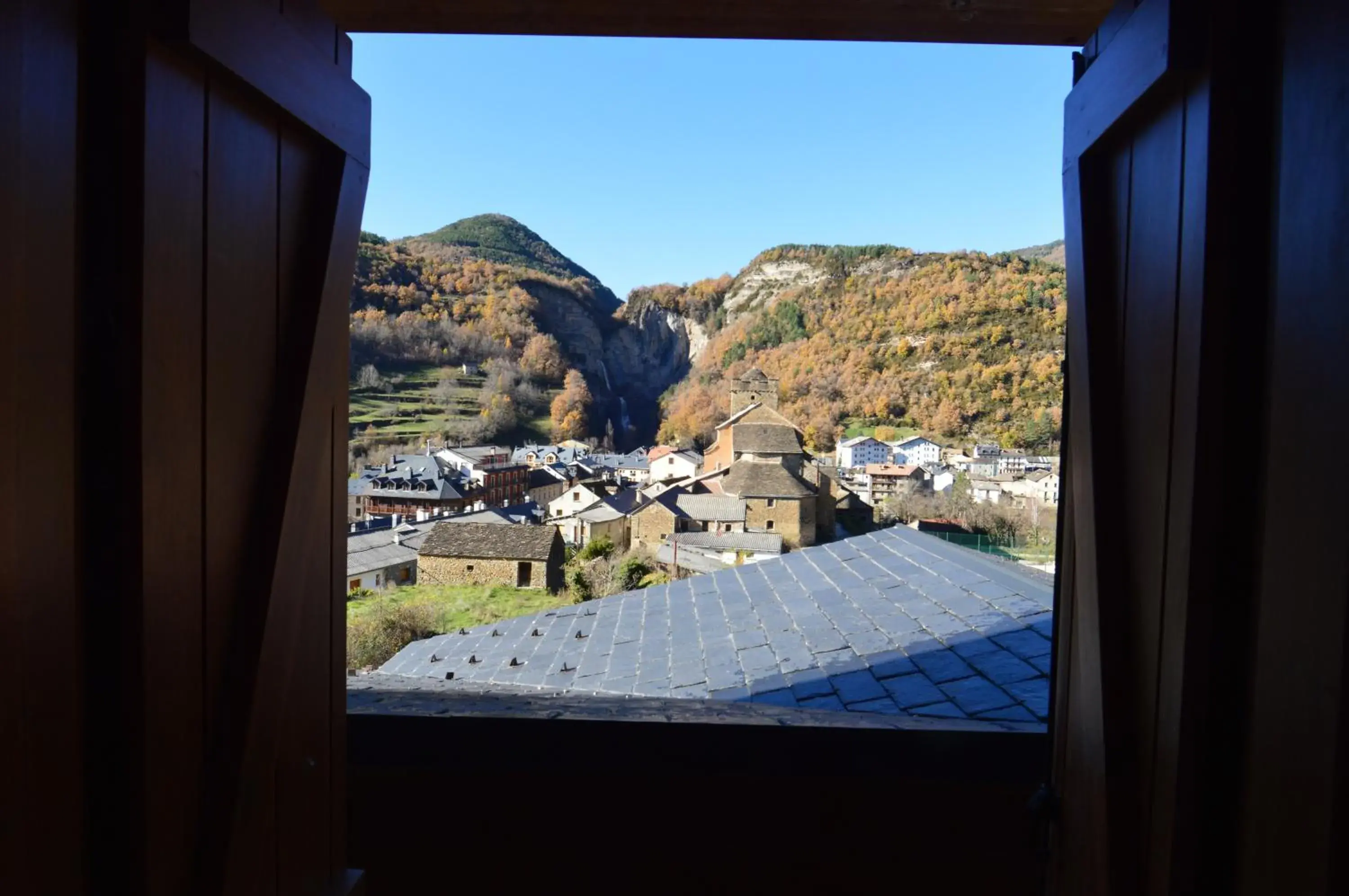 Double Room with Balcony - single occupancy in Hotel Rural El Portón de Murillo Double Room with Balcony - single occupancy in Hotel Rural El Portón de Murillo