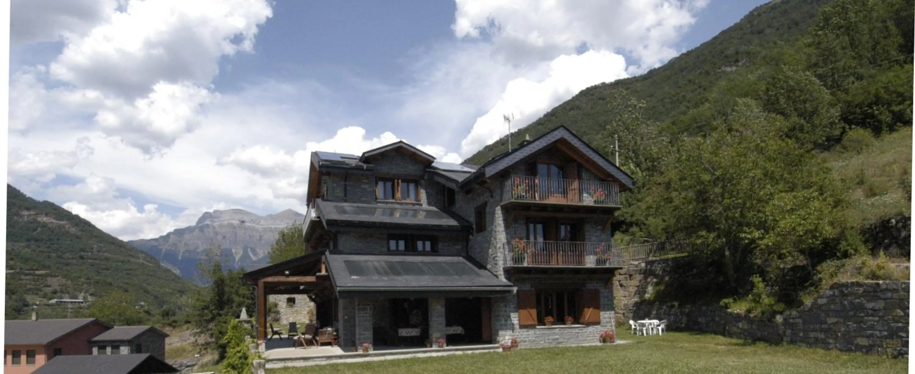 Property building in Hotel Rural El Portón de Murillo