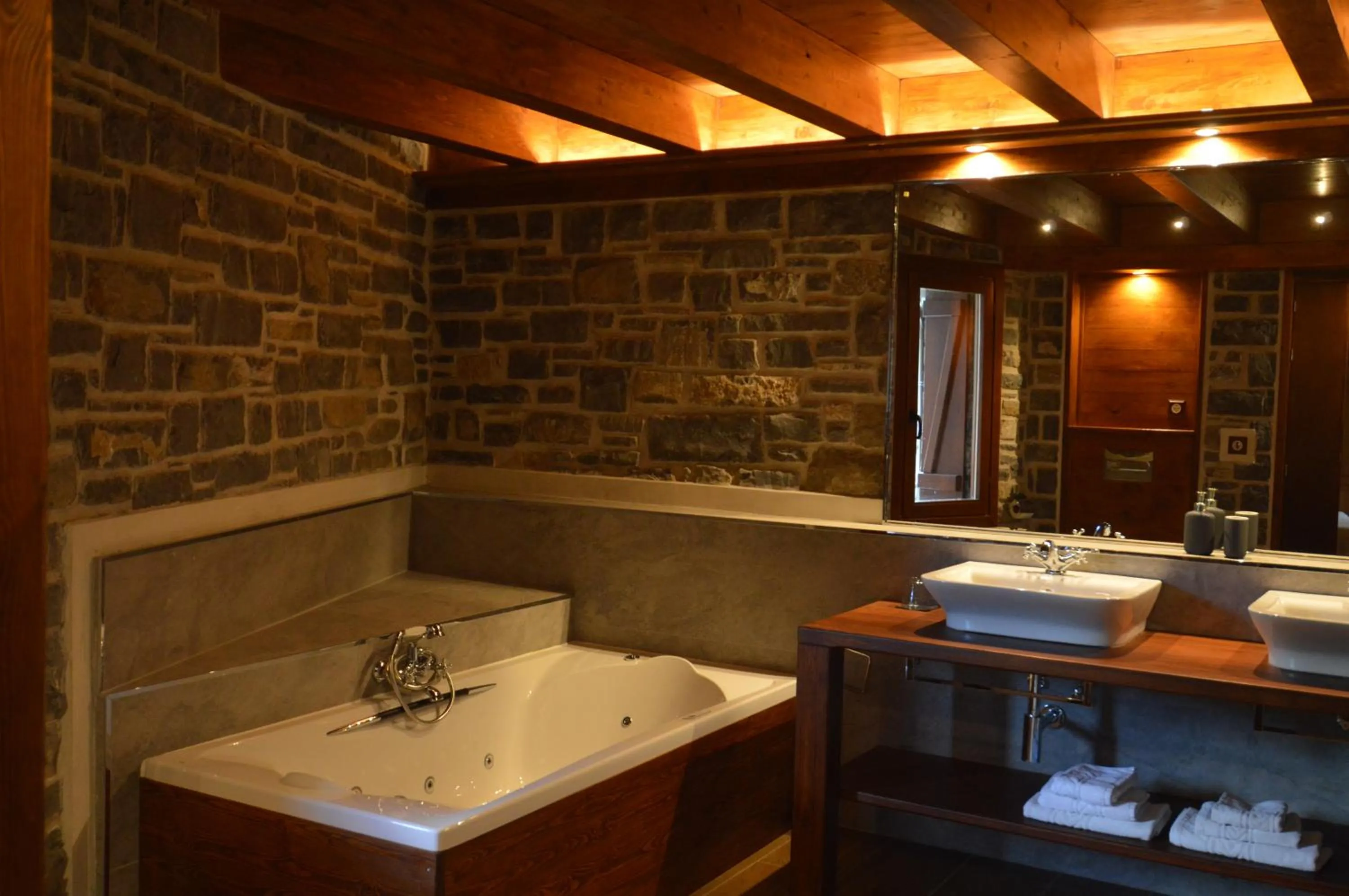 Bathroom in Hotel Rural El Portón de Murillo