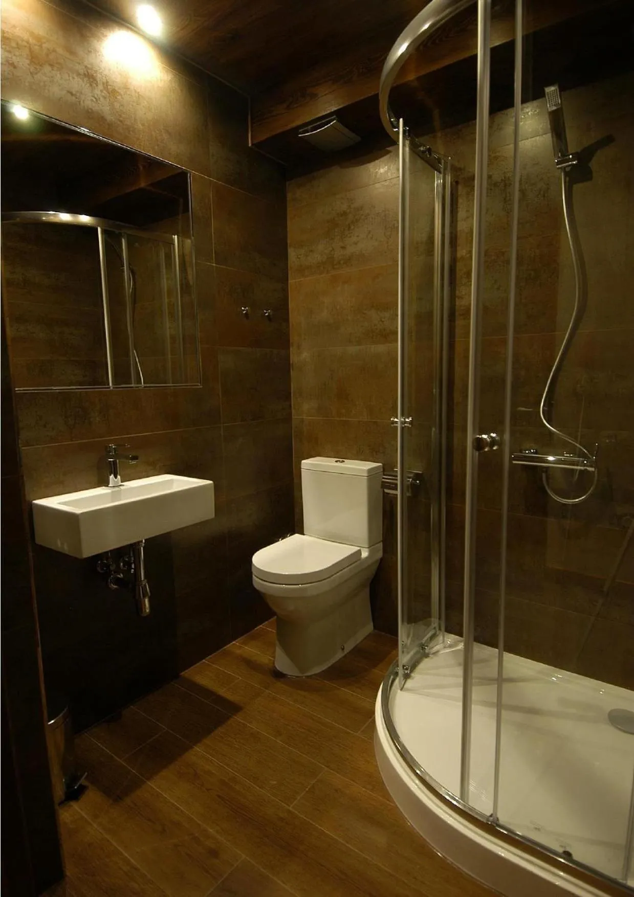 Shower in Hotel Rural El Portón de Murillo