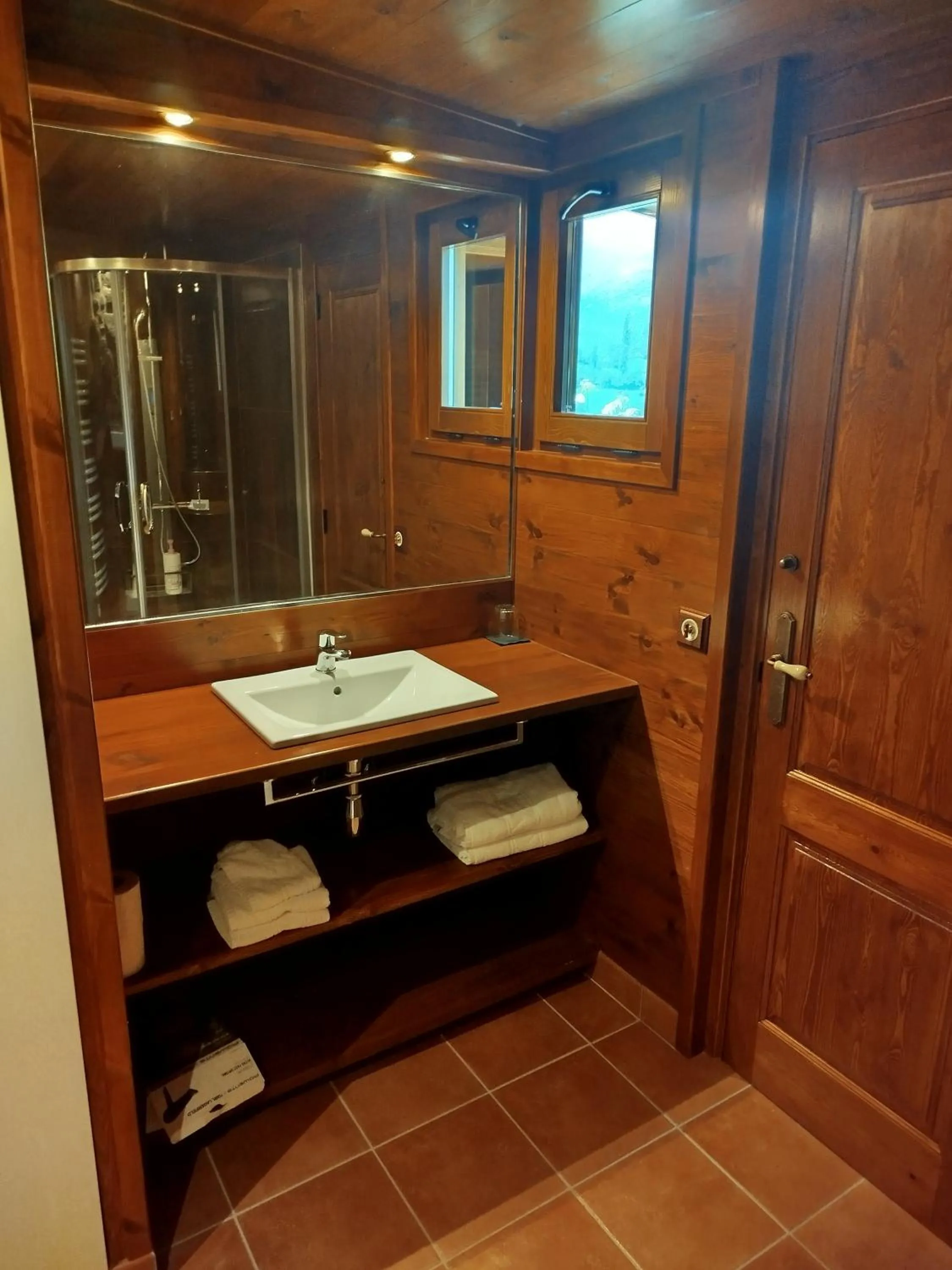 Shower in Hotel Rural El Portón de Murillo