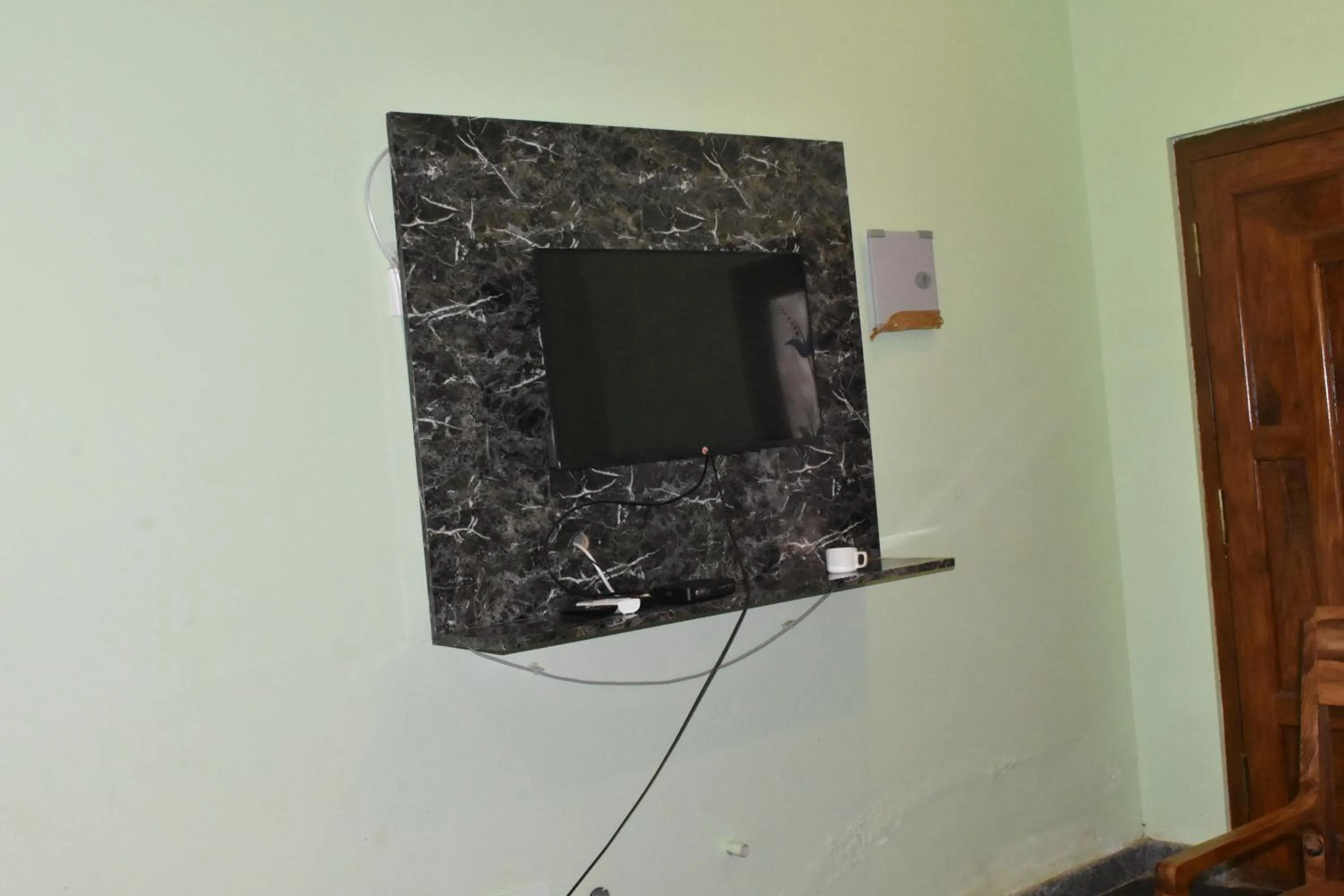 TV and multimedia in Yelagiri GoldHill Resort