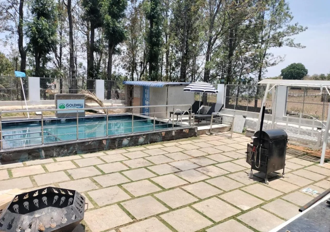 Swimming pool in Yelagiri GoldHill Resort