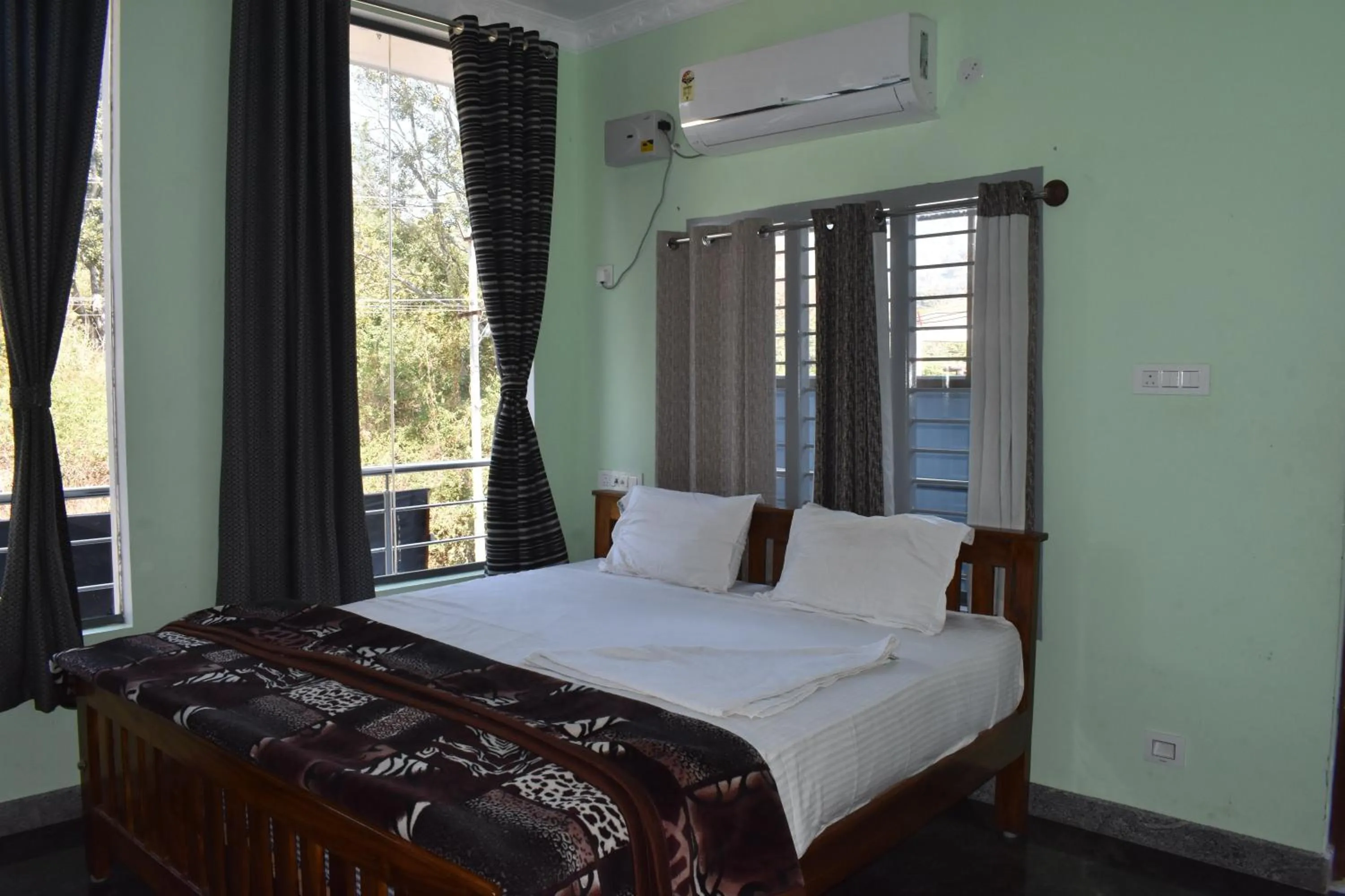 Bedroom, Bed in Yelagiri GoldHill Resort