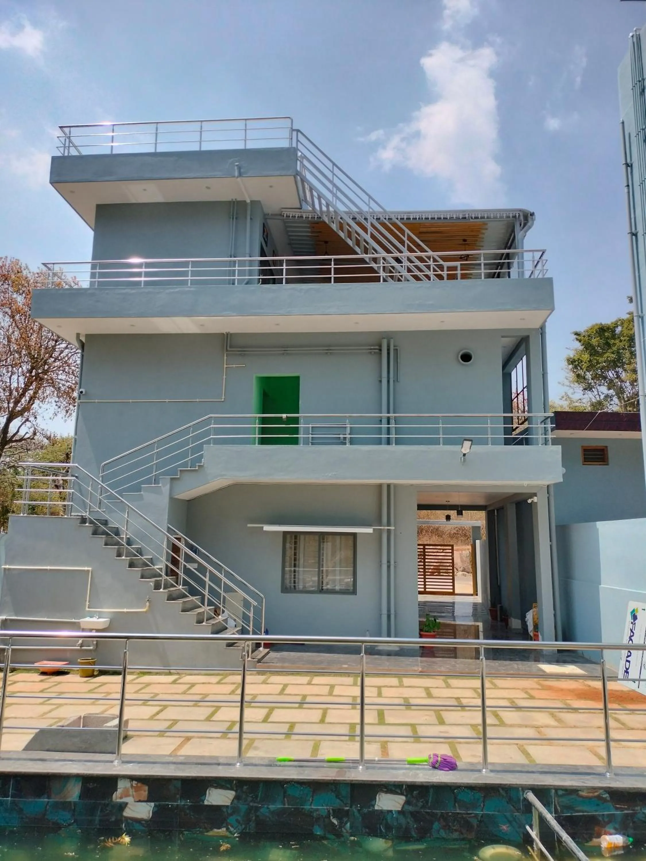 Property building in Yelagiri GoldHill Resort