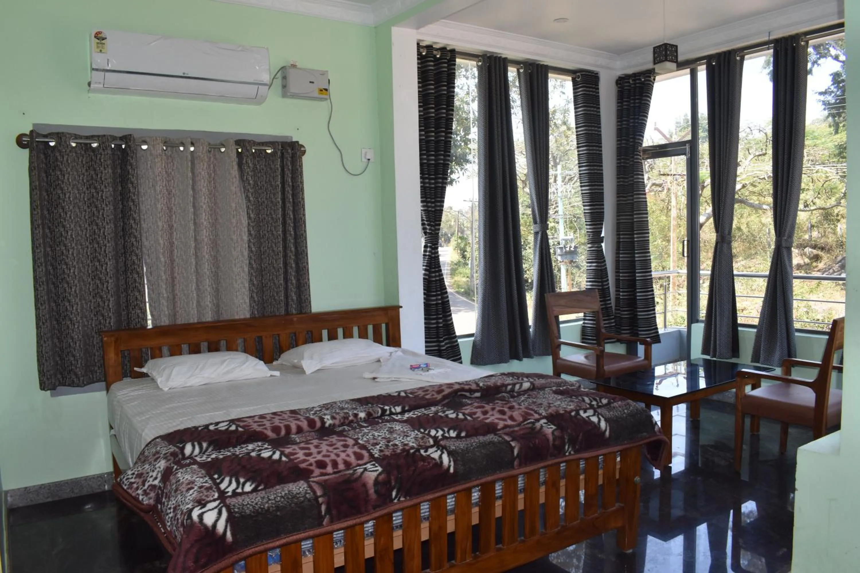 Bed in Yelagiri GoldHill Resort