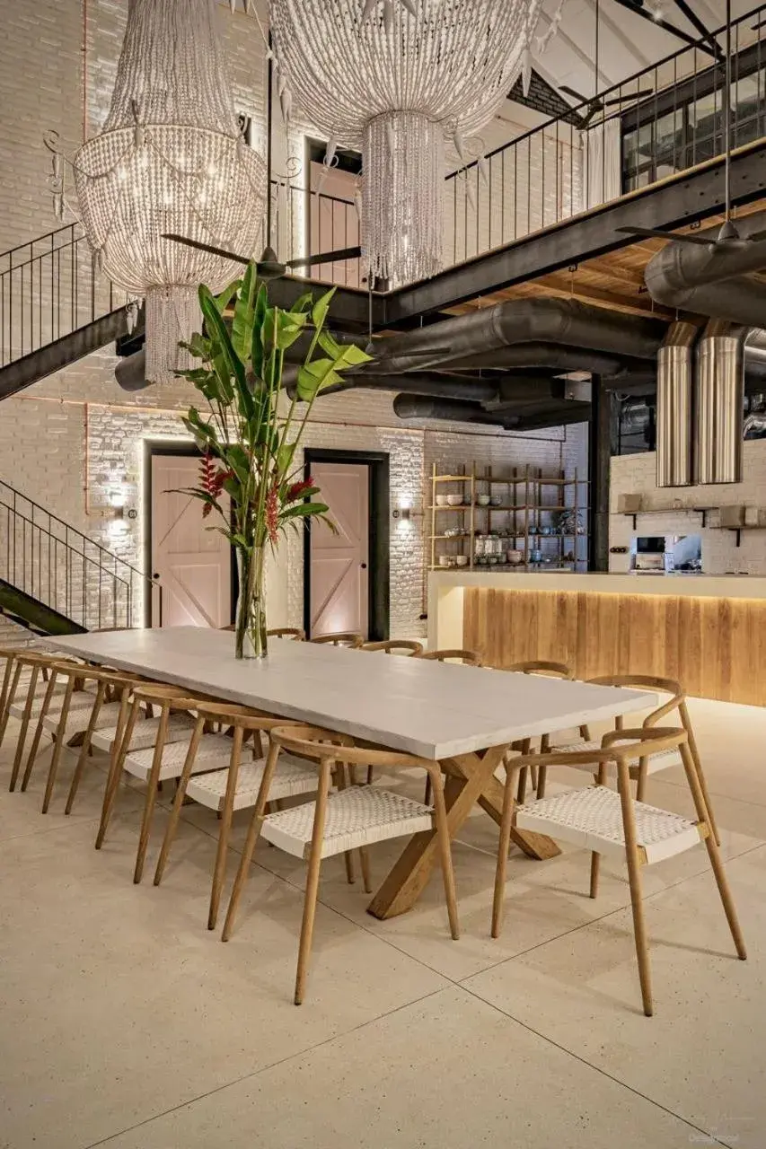 Restaurant/places to eat in Miss Ceylon Restaurant/places to eat in Miss Ceylon