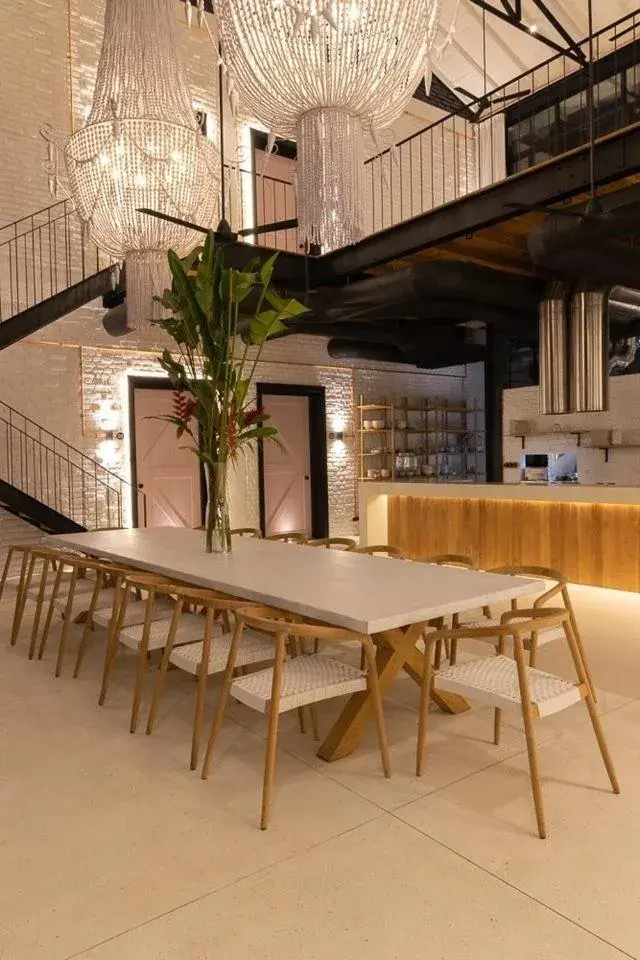 Restaurant/places to eat in Miss Ceylon Restaurant/places to eat in Miss Ceylon