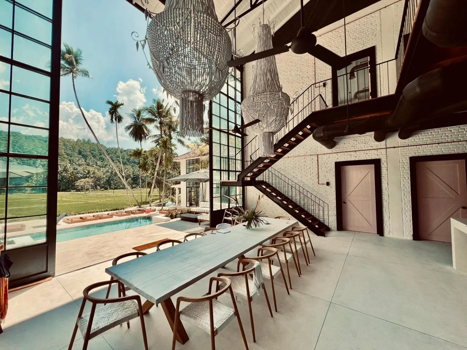 Restaurant/places to eat in Miss Ceylon