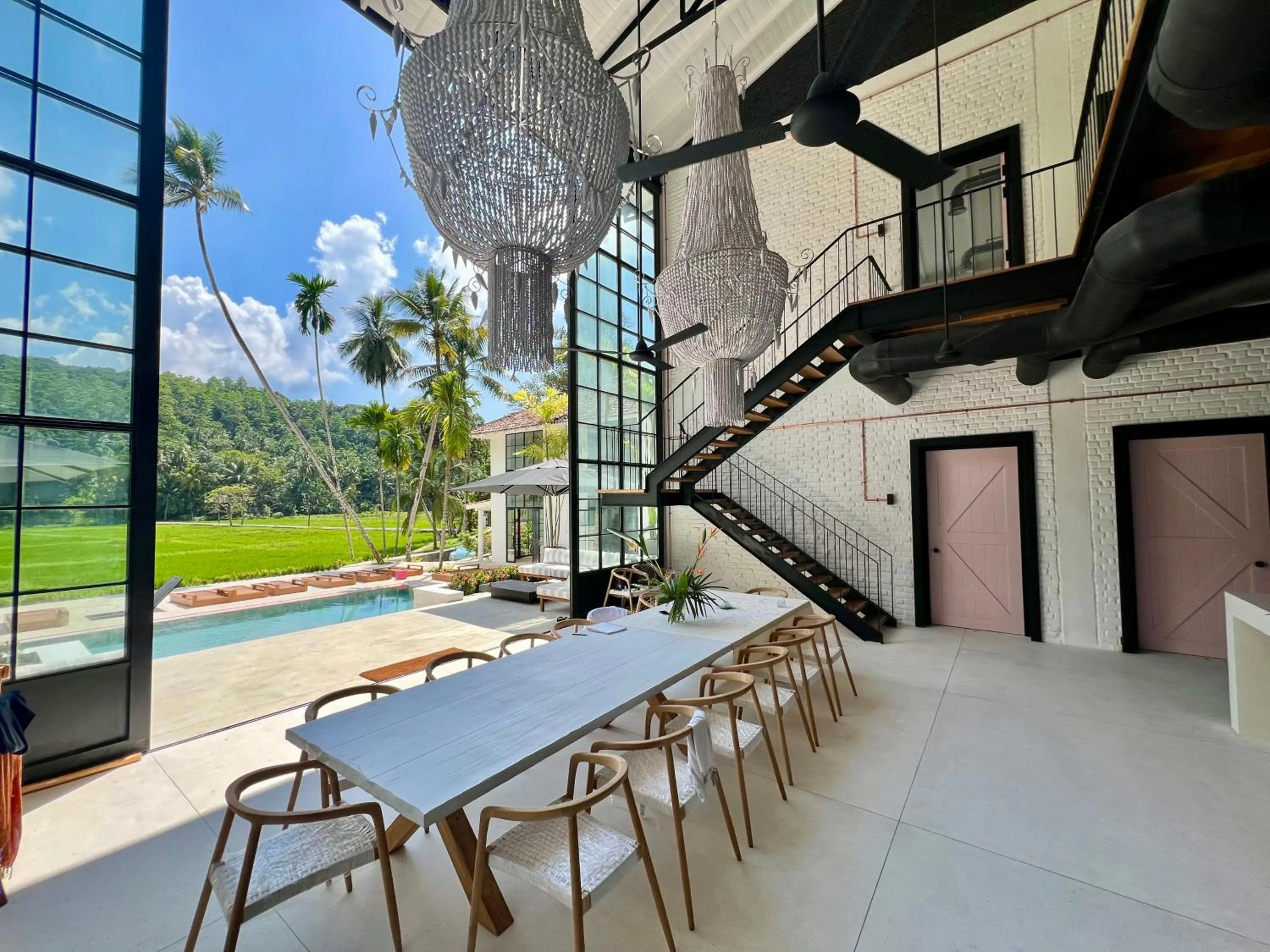 Restaurant/places to eat in Miss Ceylon