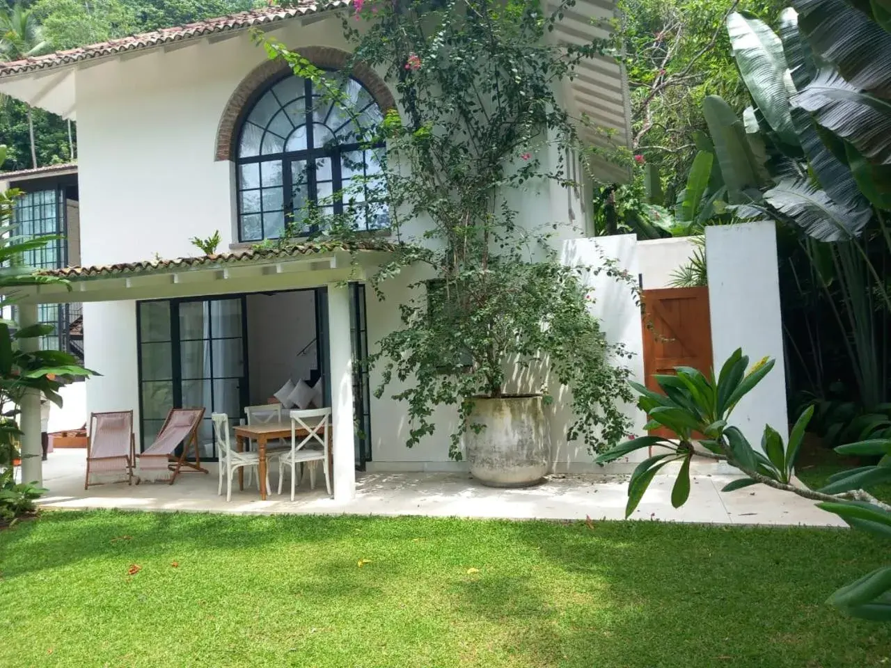 Garden view in Miss Ceylon Garden view in Miss Ceylon