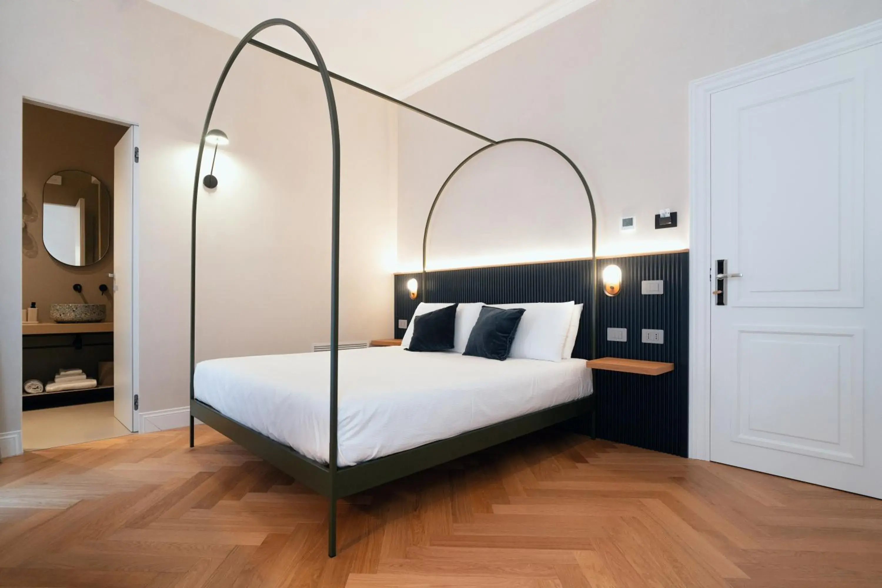 Photo of the whole room, Bed in The Flow - Via Del Corso Photo of the whole room, Bed in The Flow - Via Del Corso
