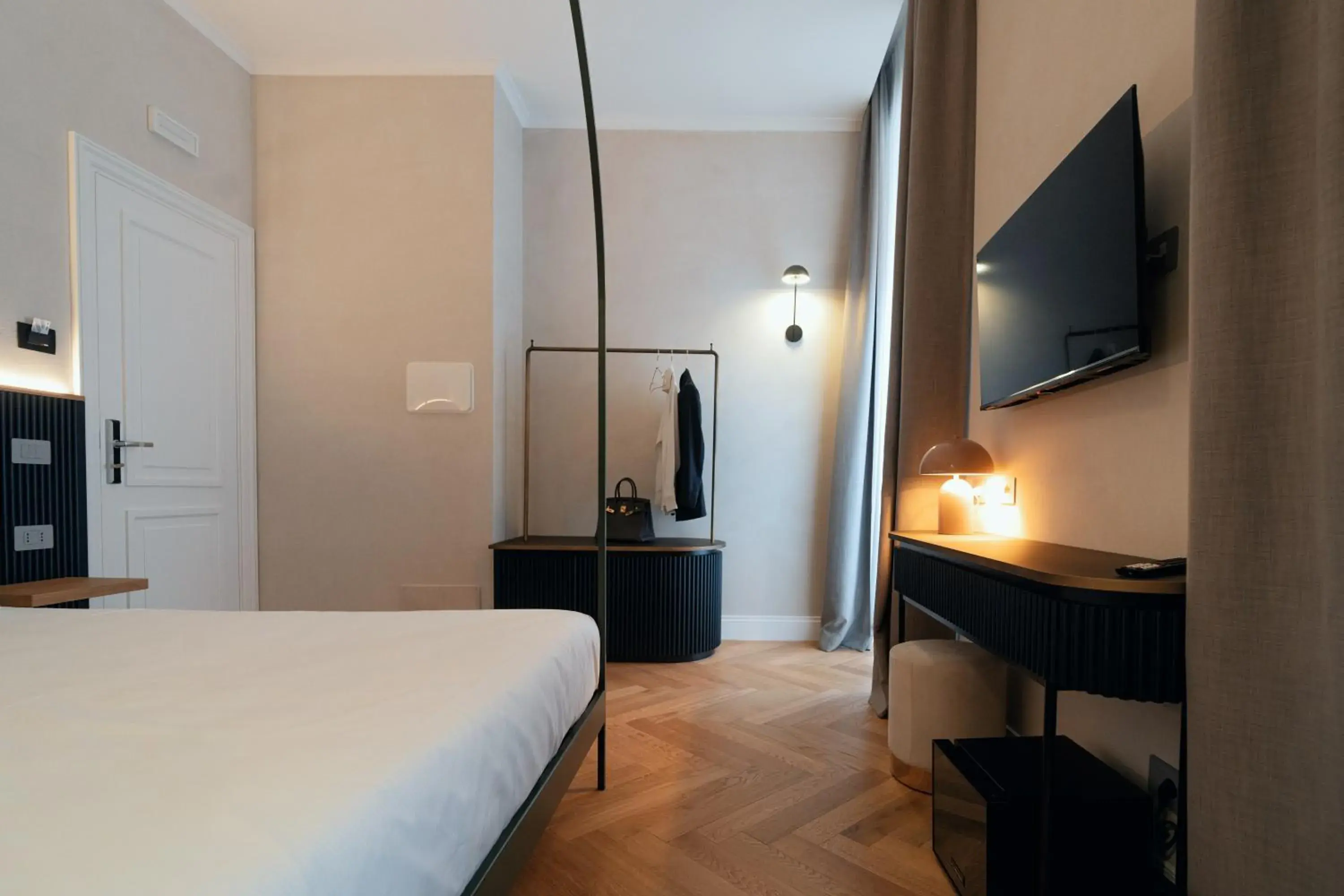 Photo of the whole room, Bed in The Flow - Via Del Corso Photo of the whole room, Bed in The Flow - Via Del Corso
