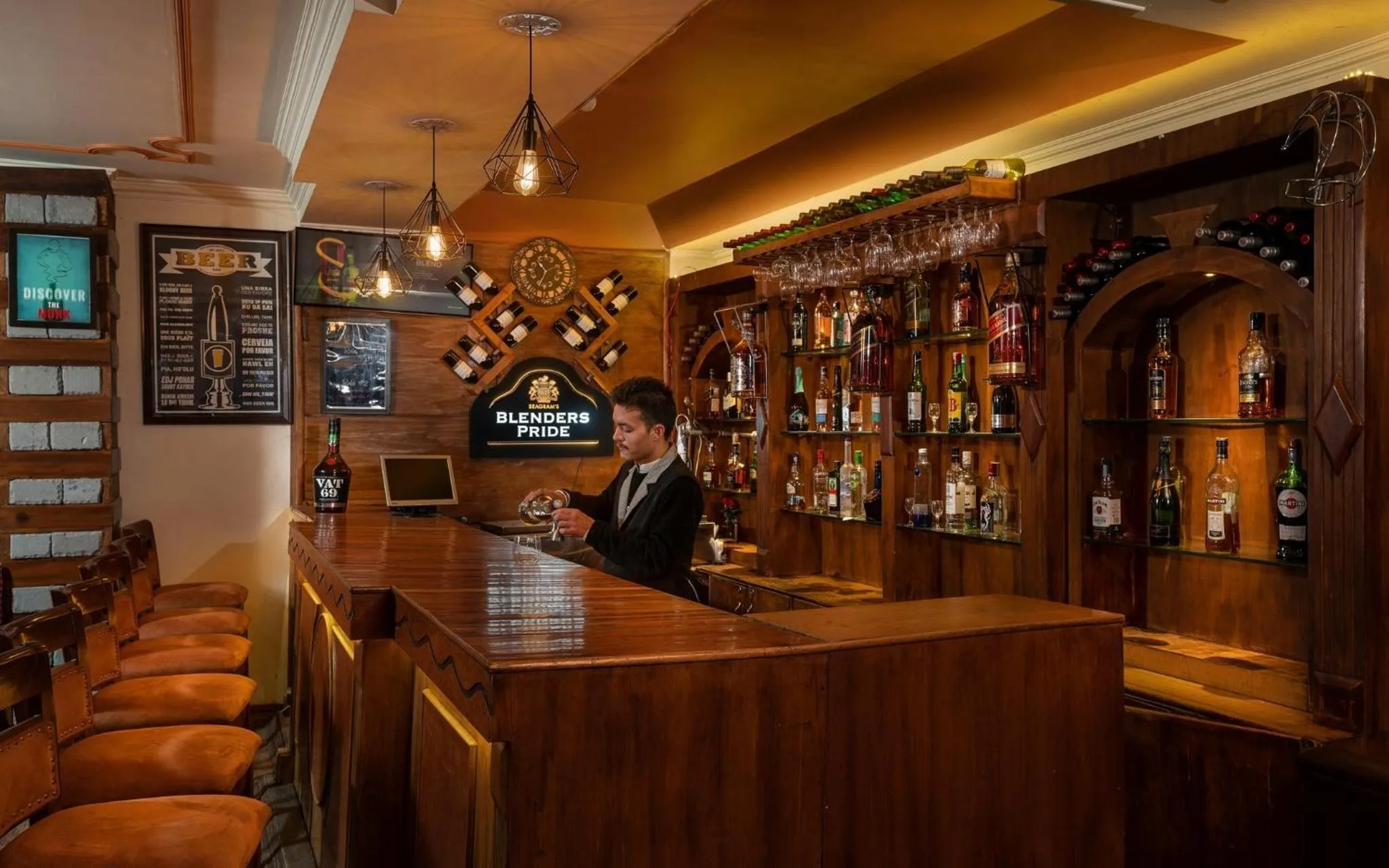 Restaurant/places to eat in Shobla Royale