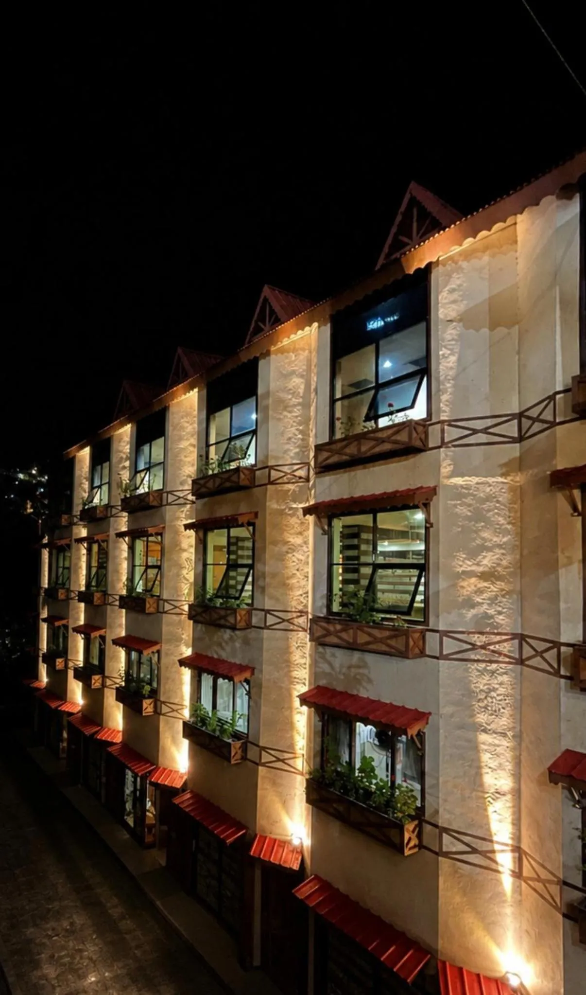 Facade/entrance in Shobla Royale