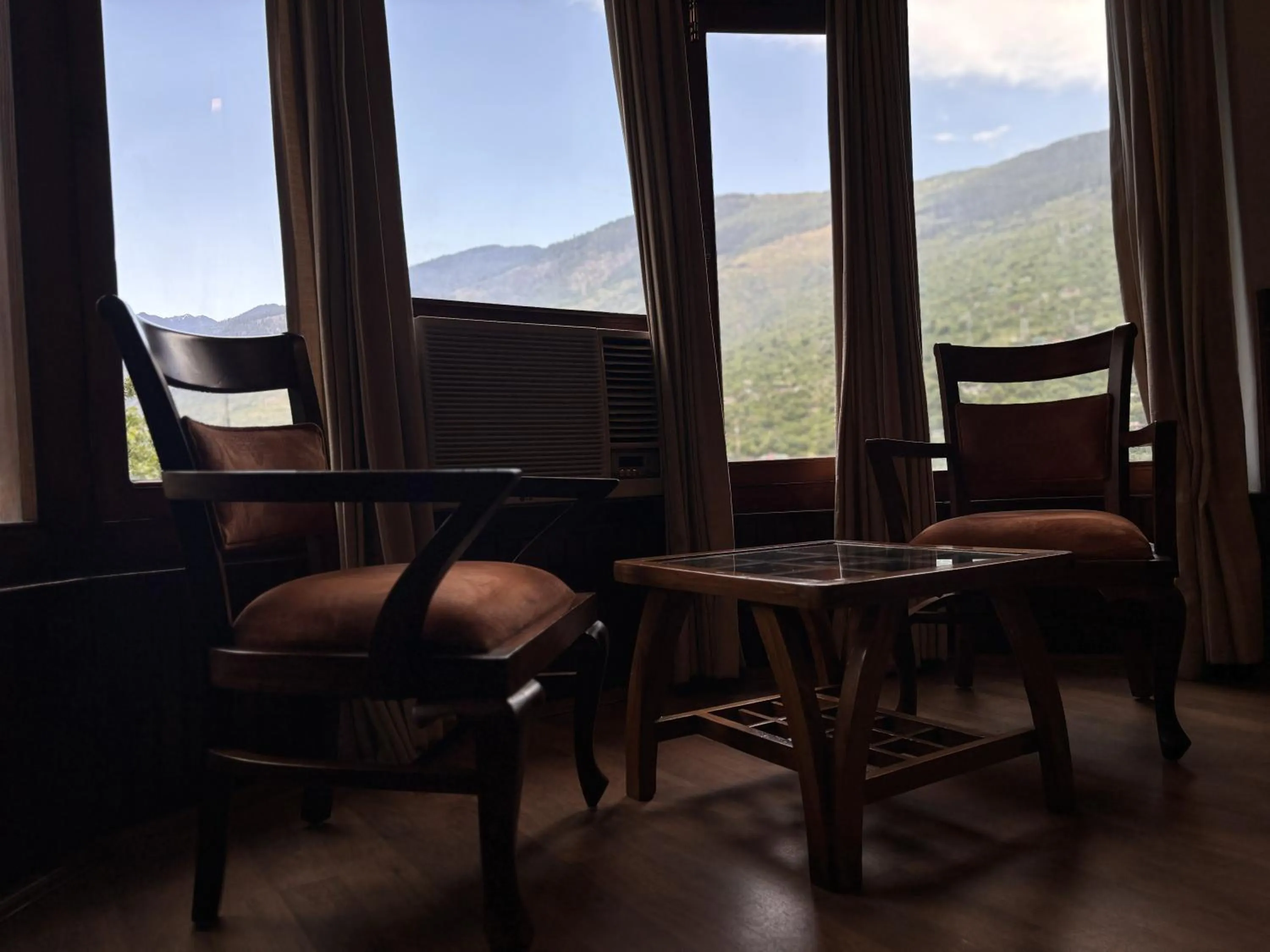 Seating area in Shobla Royale