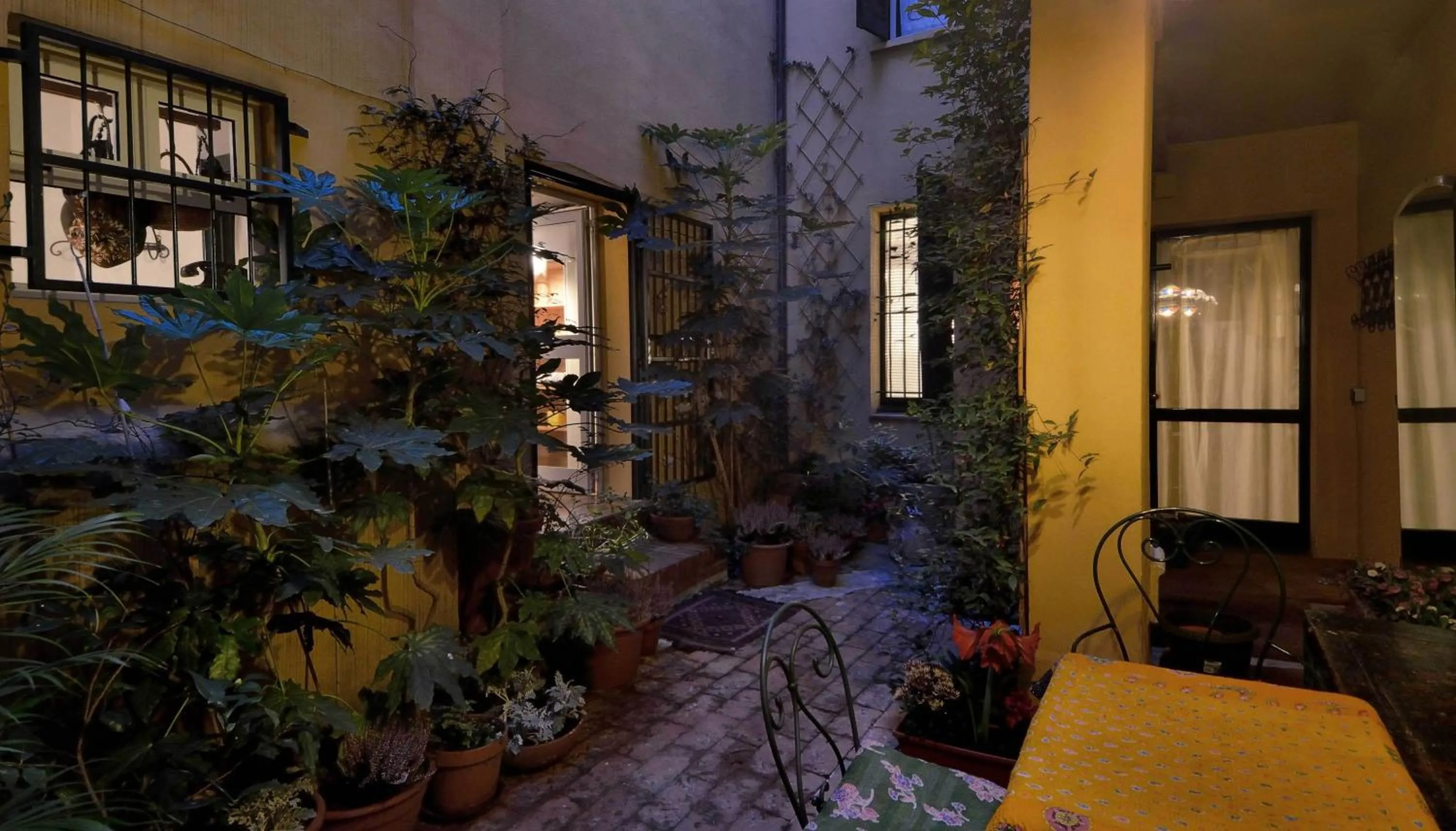 Facade/entrance in B&B AlbertaD