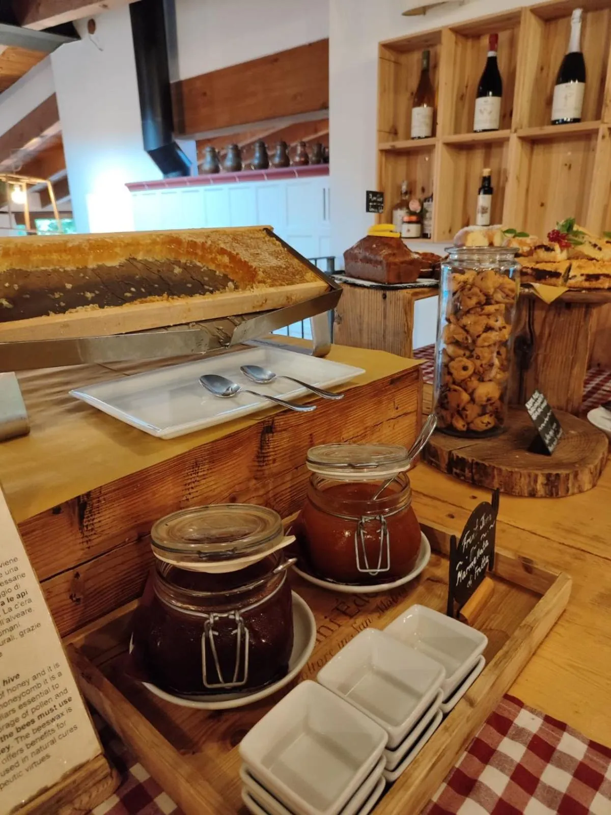 Breakfast in La Vineria di San Mattia