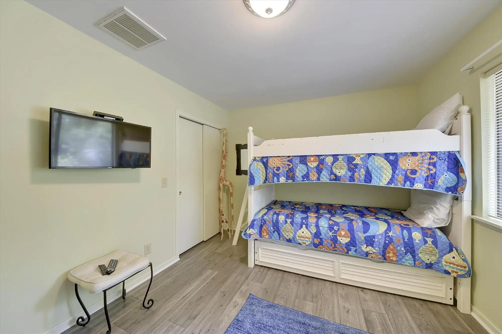 Other, Bed in Rum Row 29