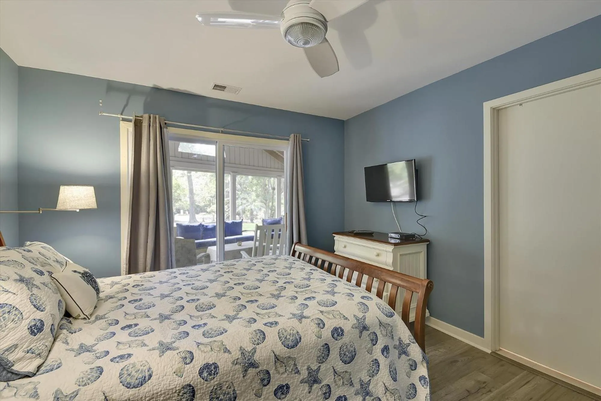Other, Bed in Rum Row 29