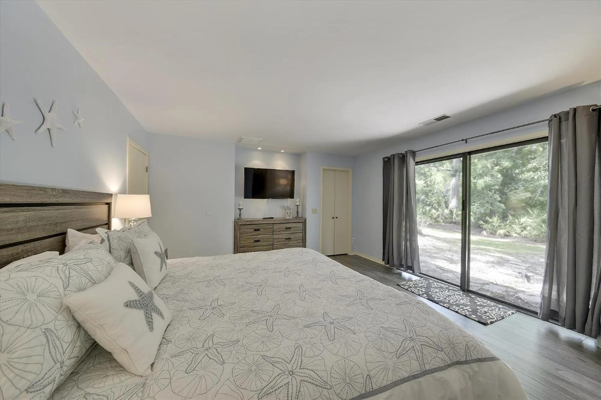 Other, Bed in Rum Row 29