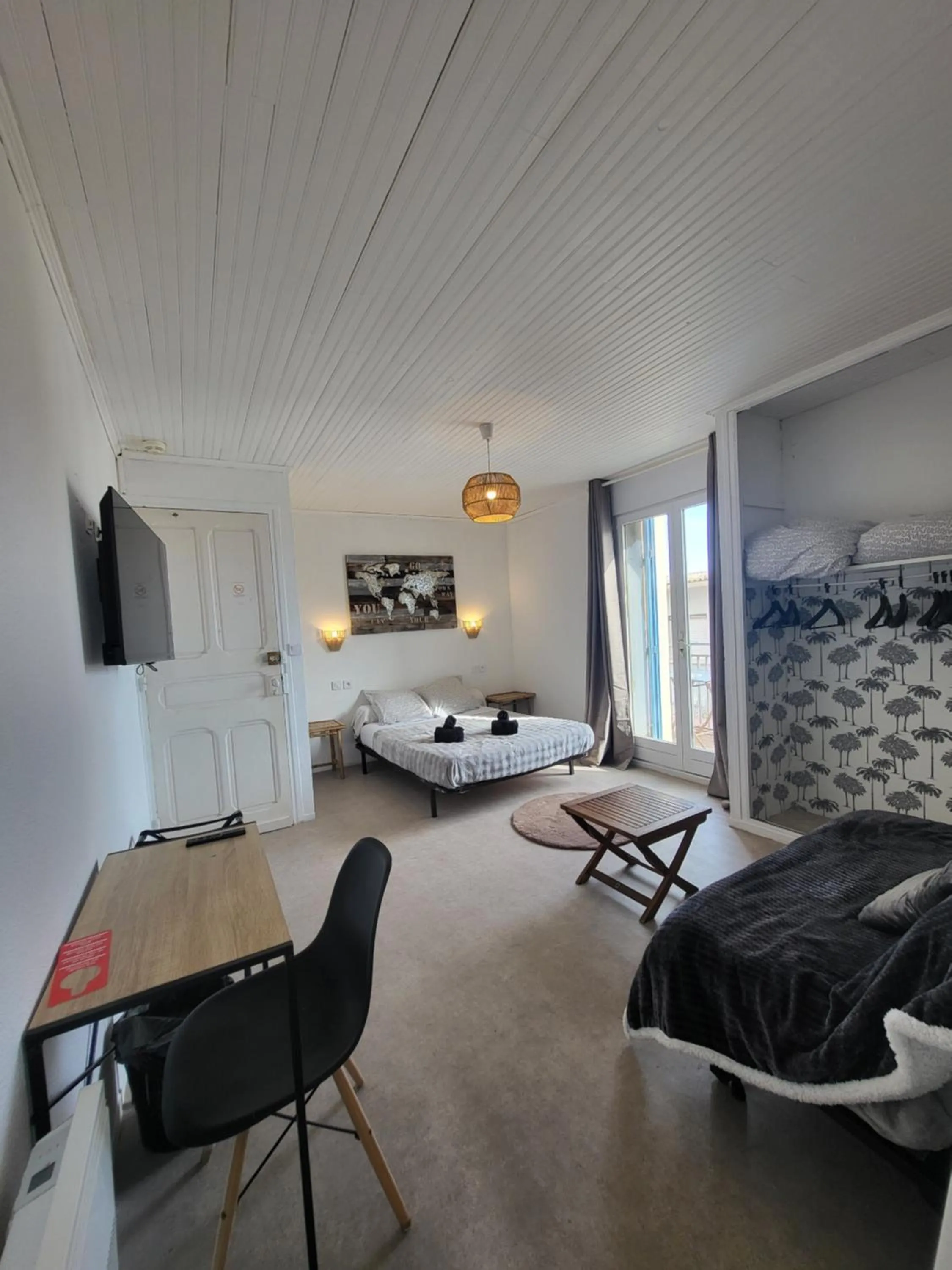 Bedroom, Bed in Hôtel Le Chalet