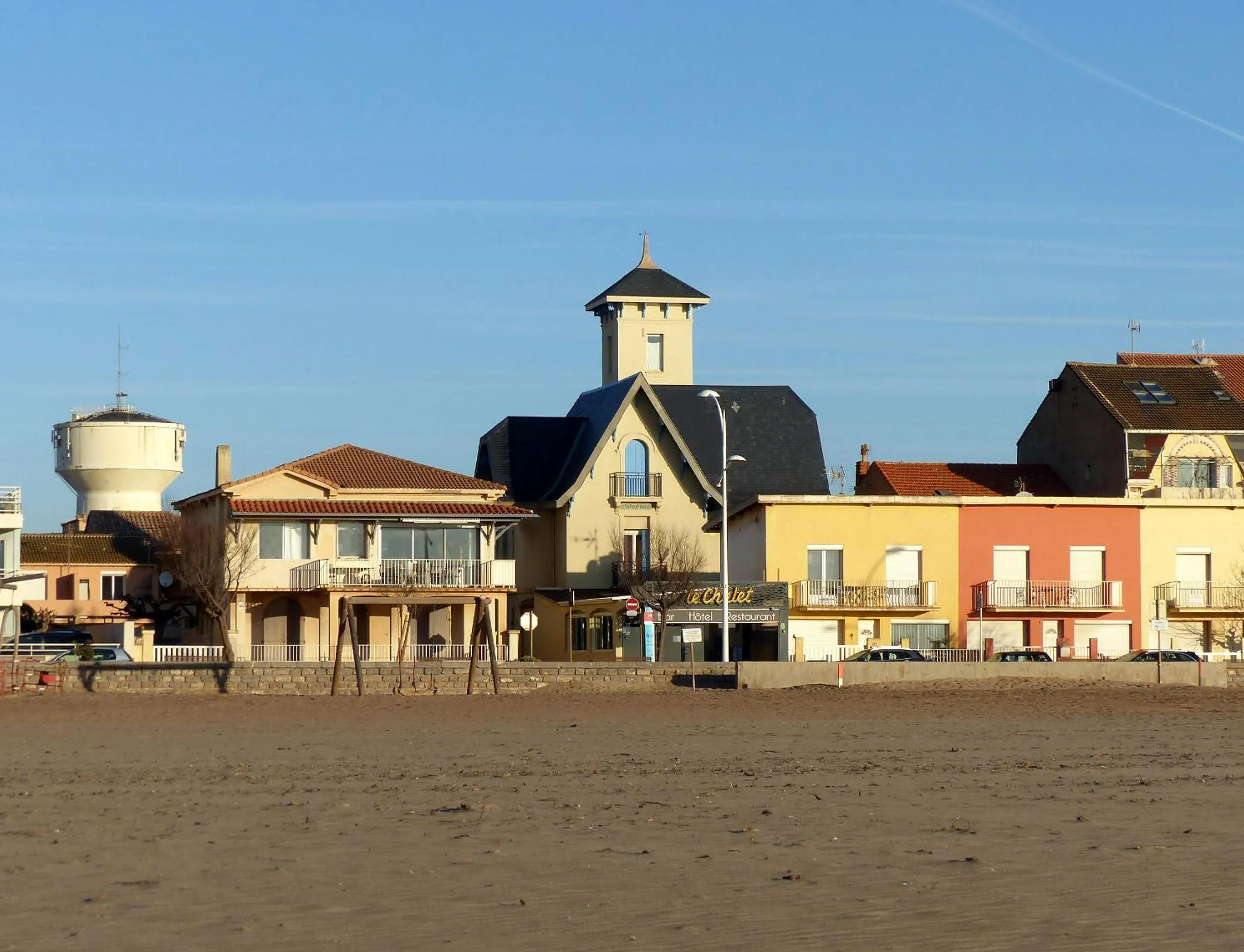 Property building in Hôtel Le Chalet