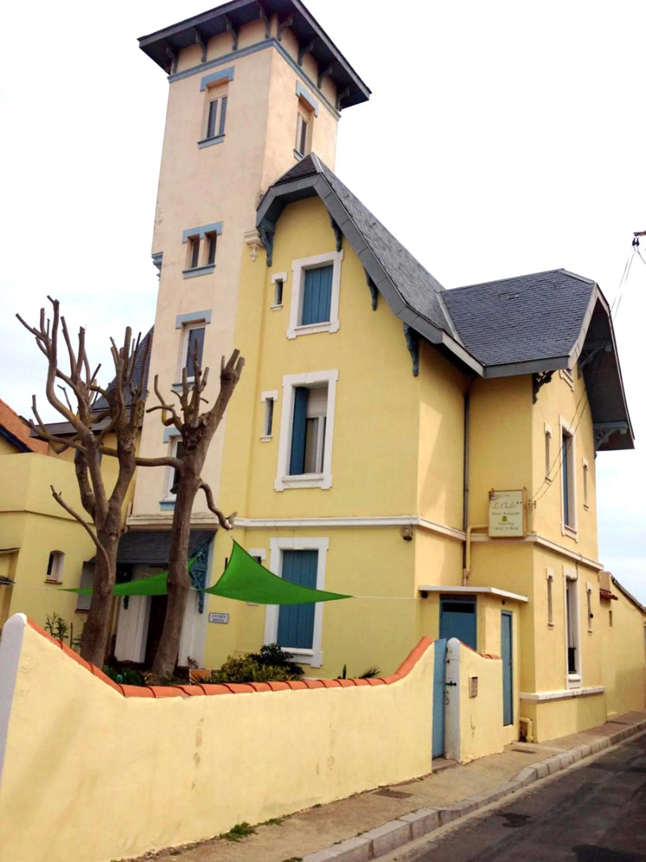 Property building in Hôtel Le Chalet