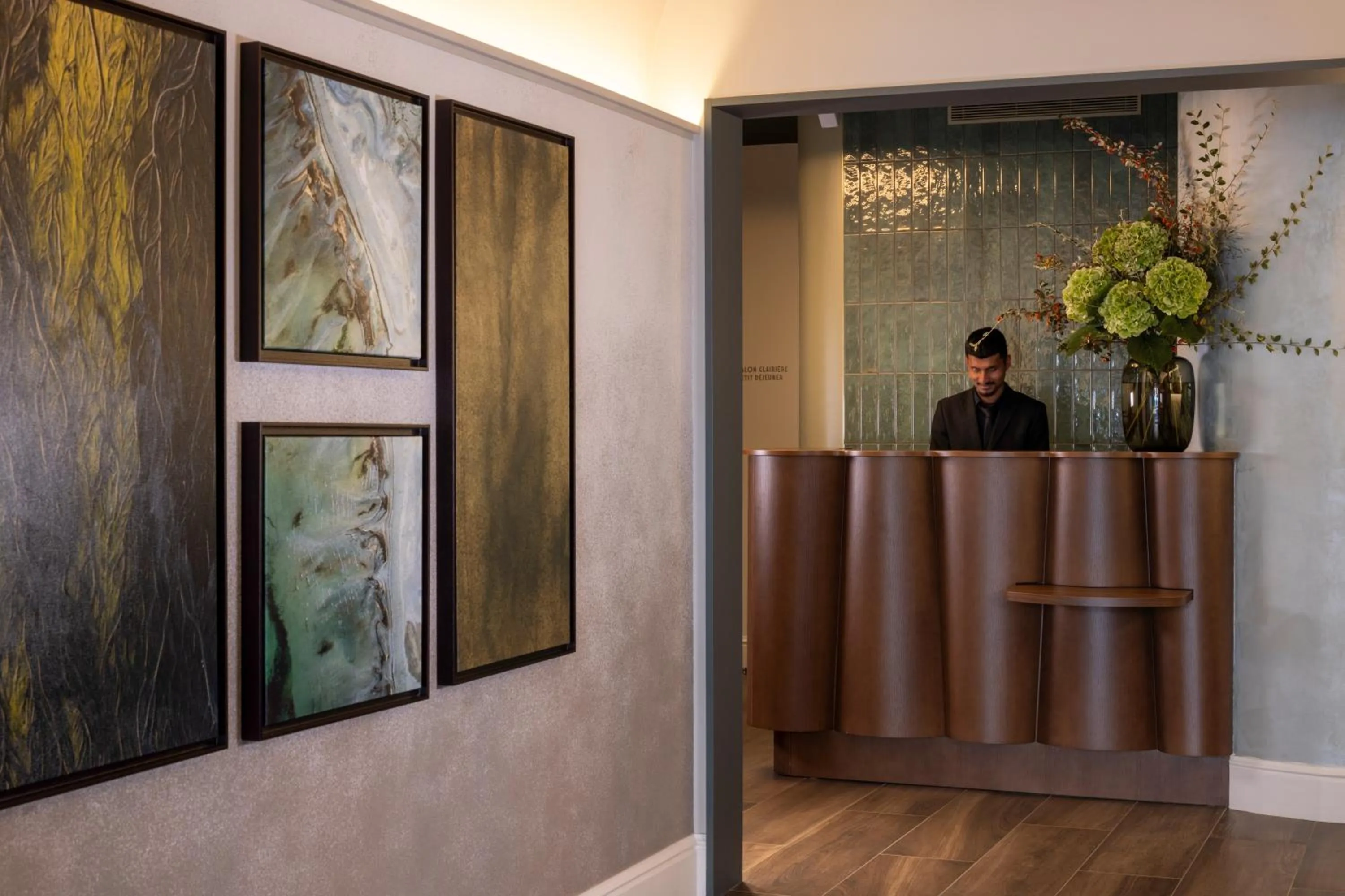 Lobby or reception in Hôtel L'Ormaie & Spa